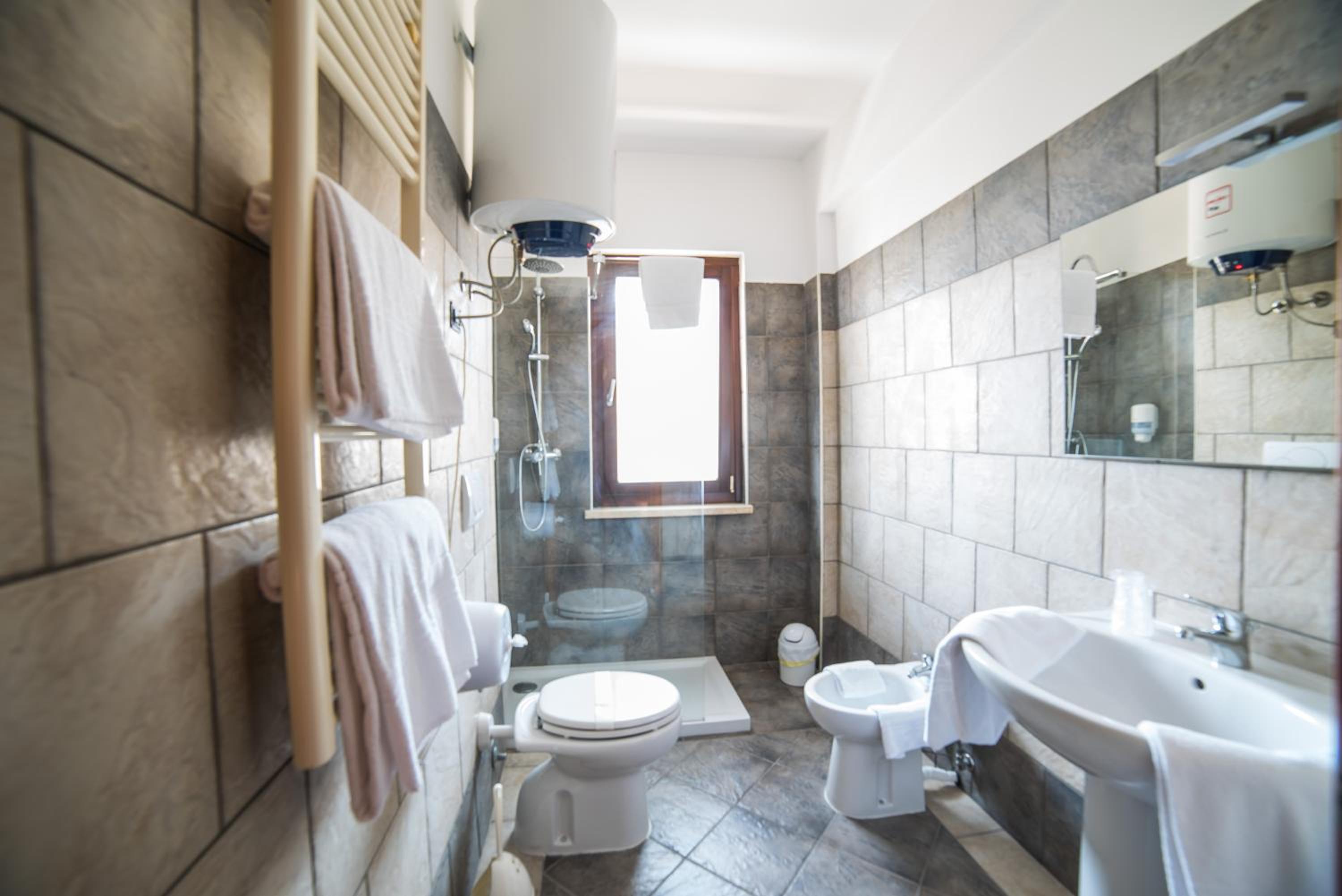 Triple Room - Photo 2
