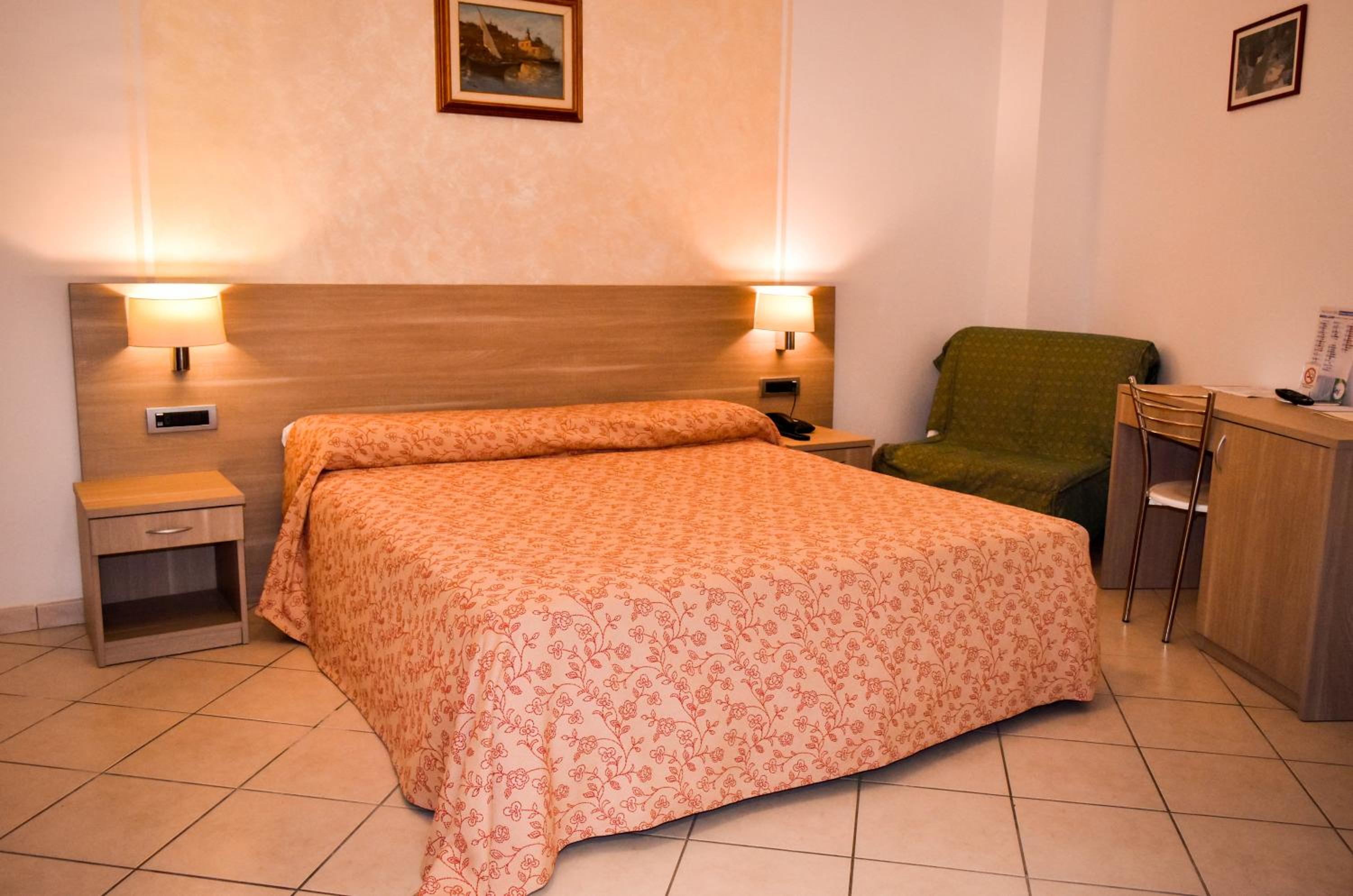 Economy Double or Twin Room - Photo 1