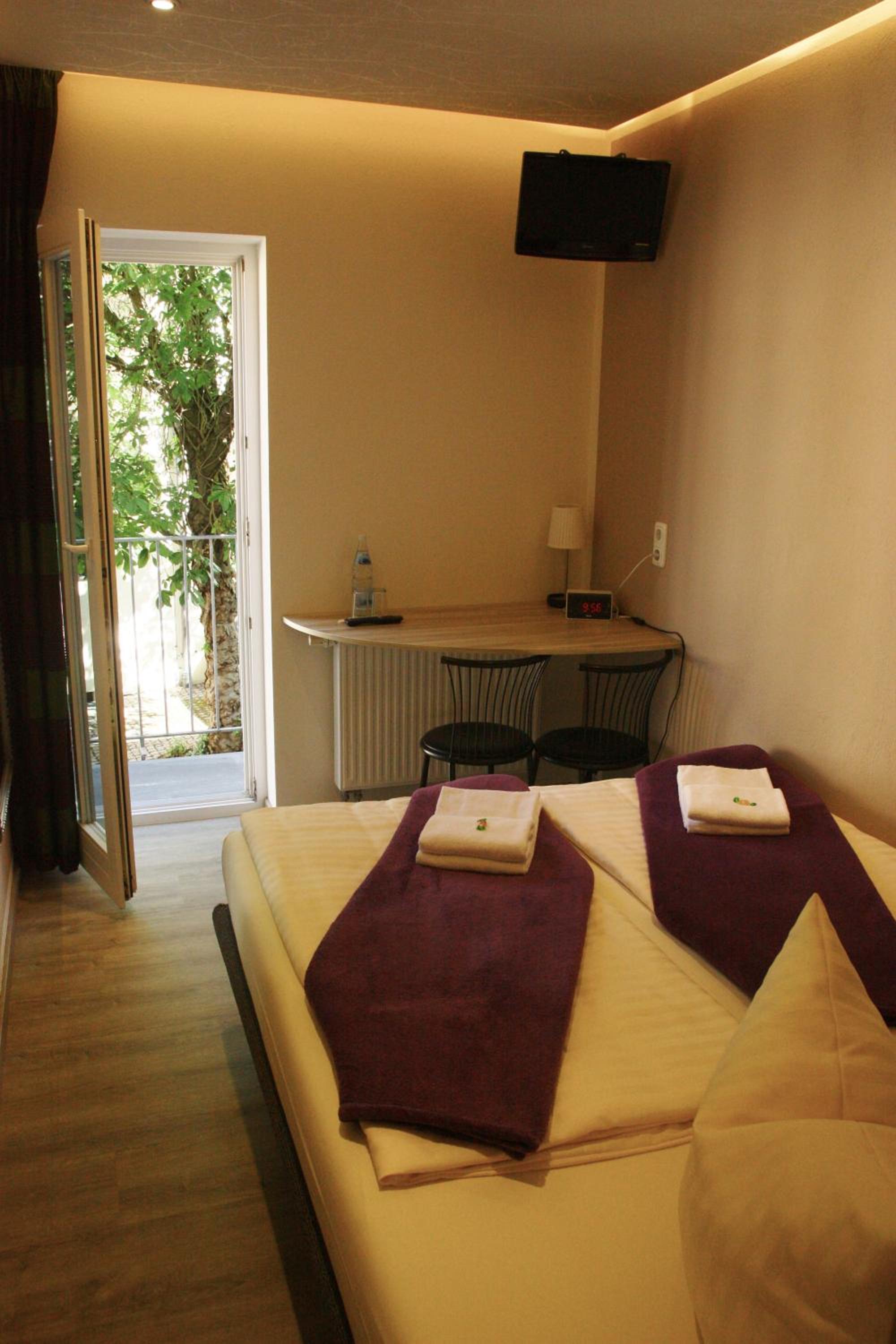 Double Room - Photo 4