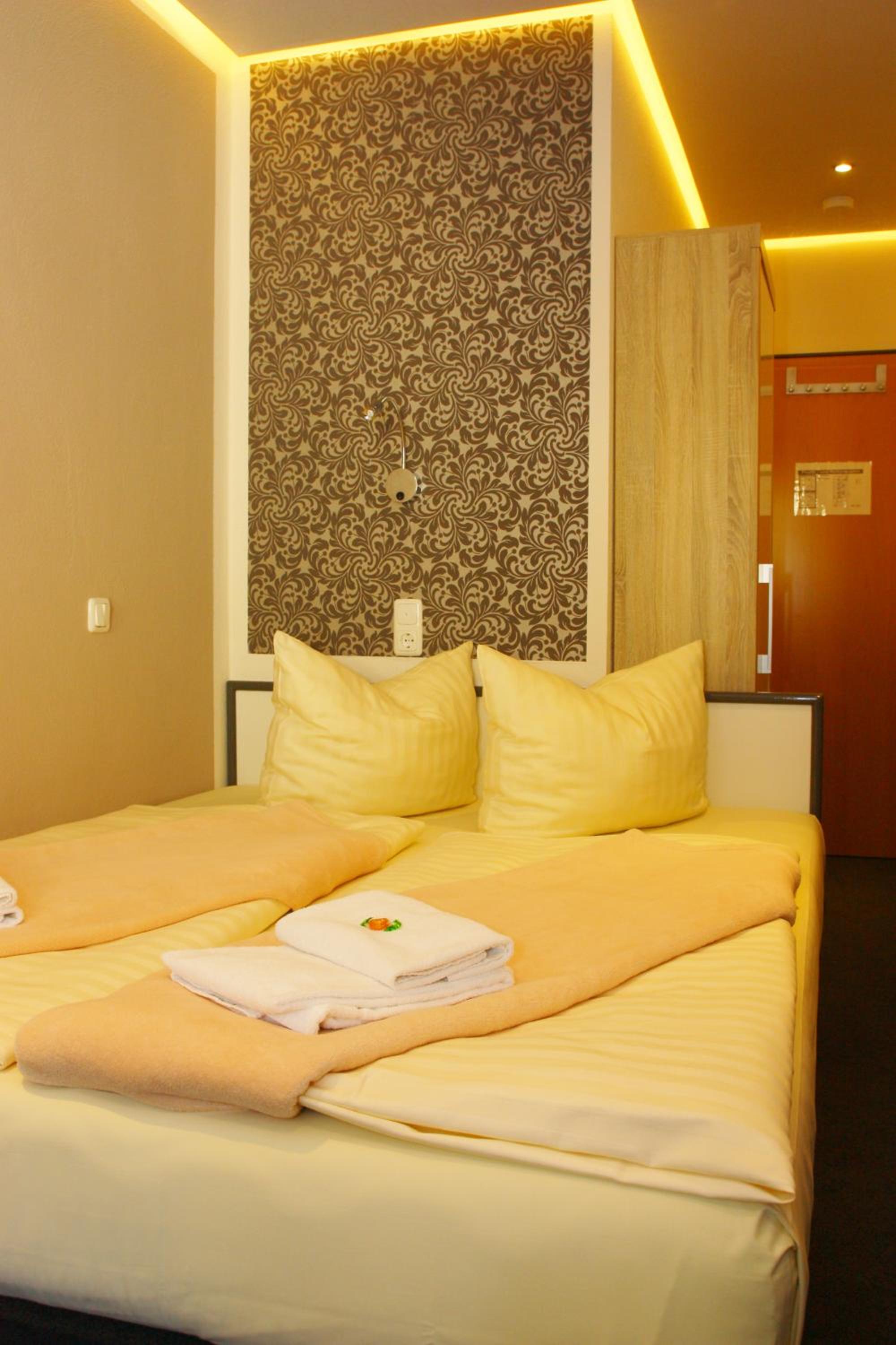 Double Room - Photo 6