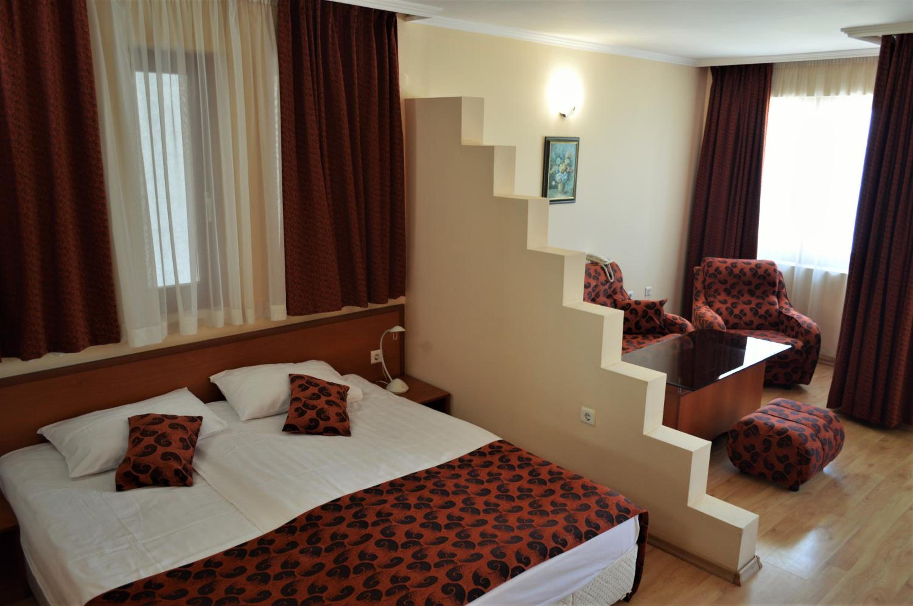 Apartment with Balcony and Sea View photo 3