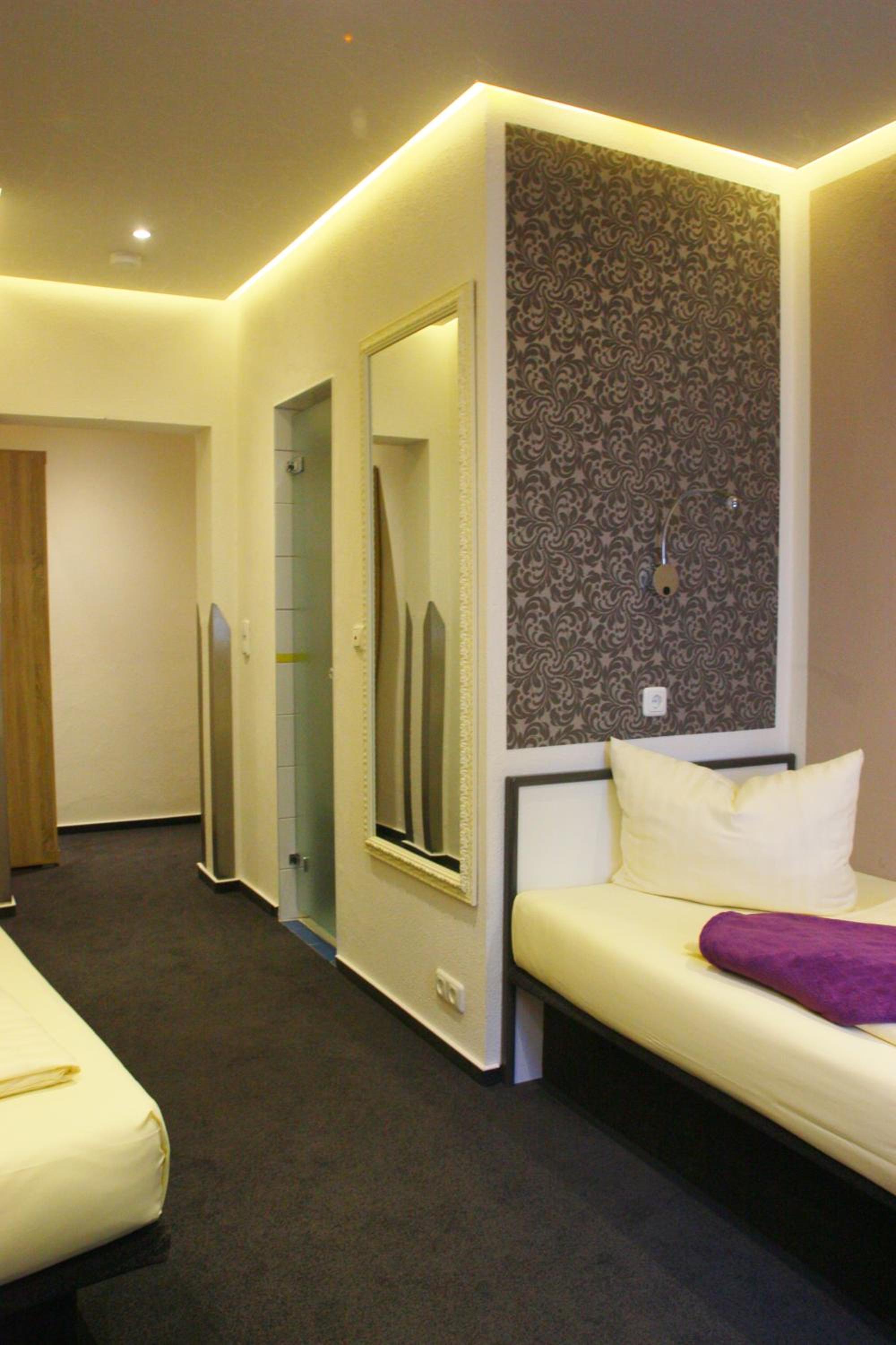 Twin Room - Photo 1