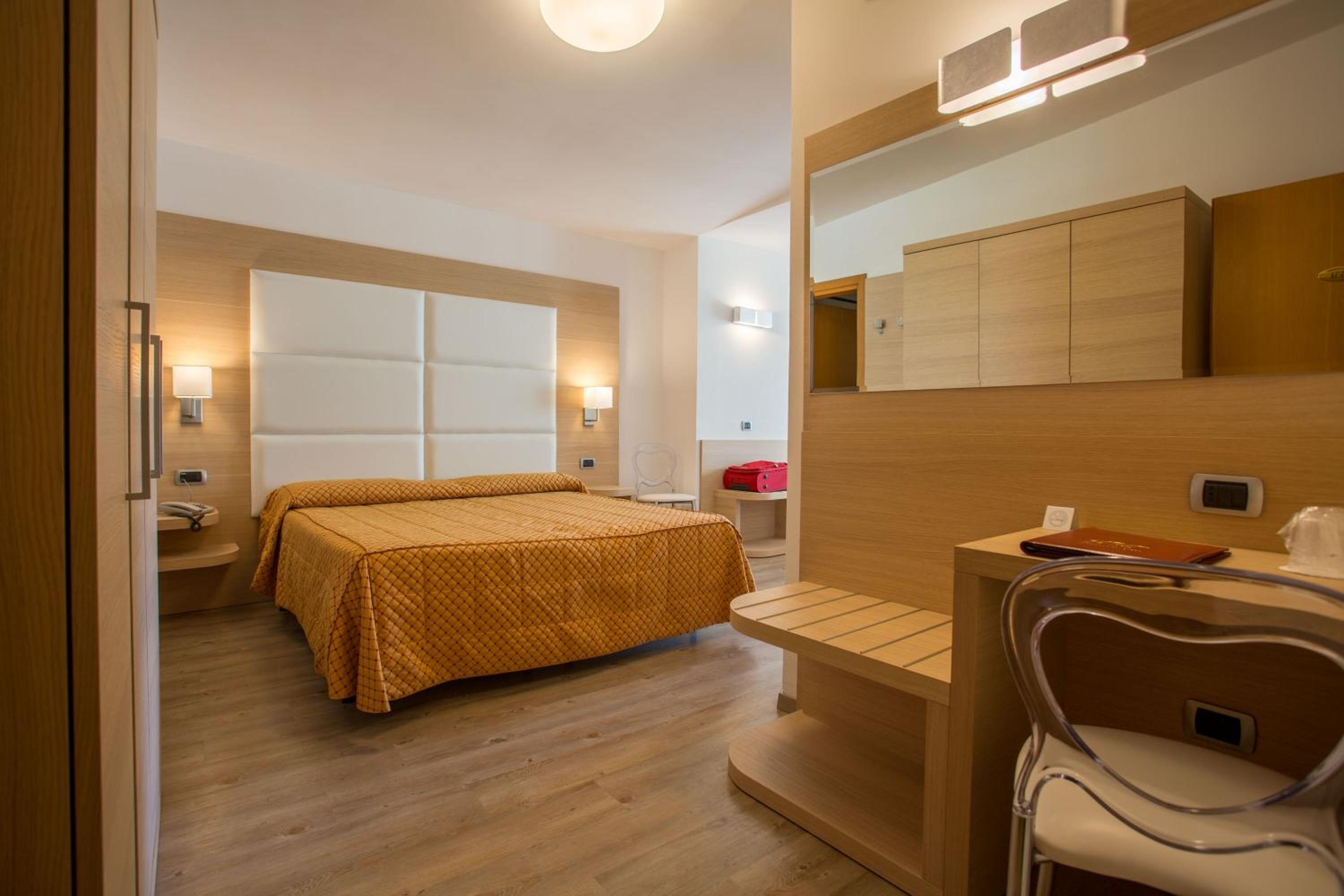 Quadruple Room - Photo 5