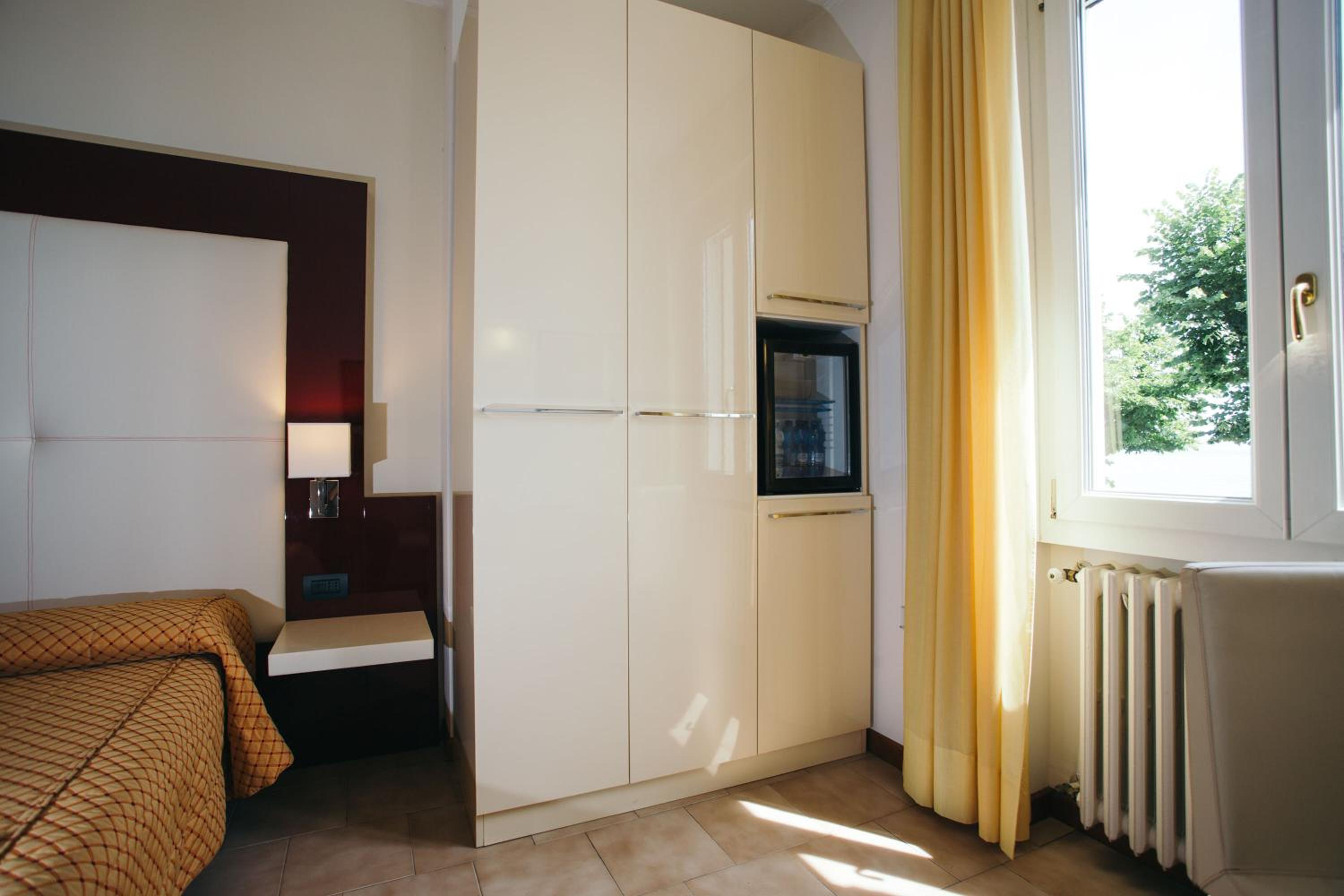 Comfort Double Room with Lake View - Photo 3