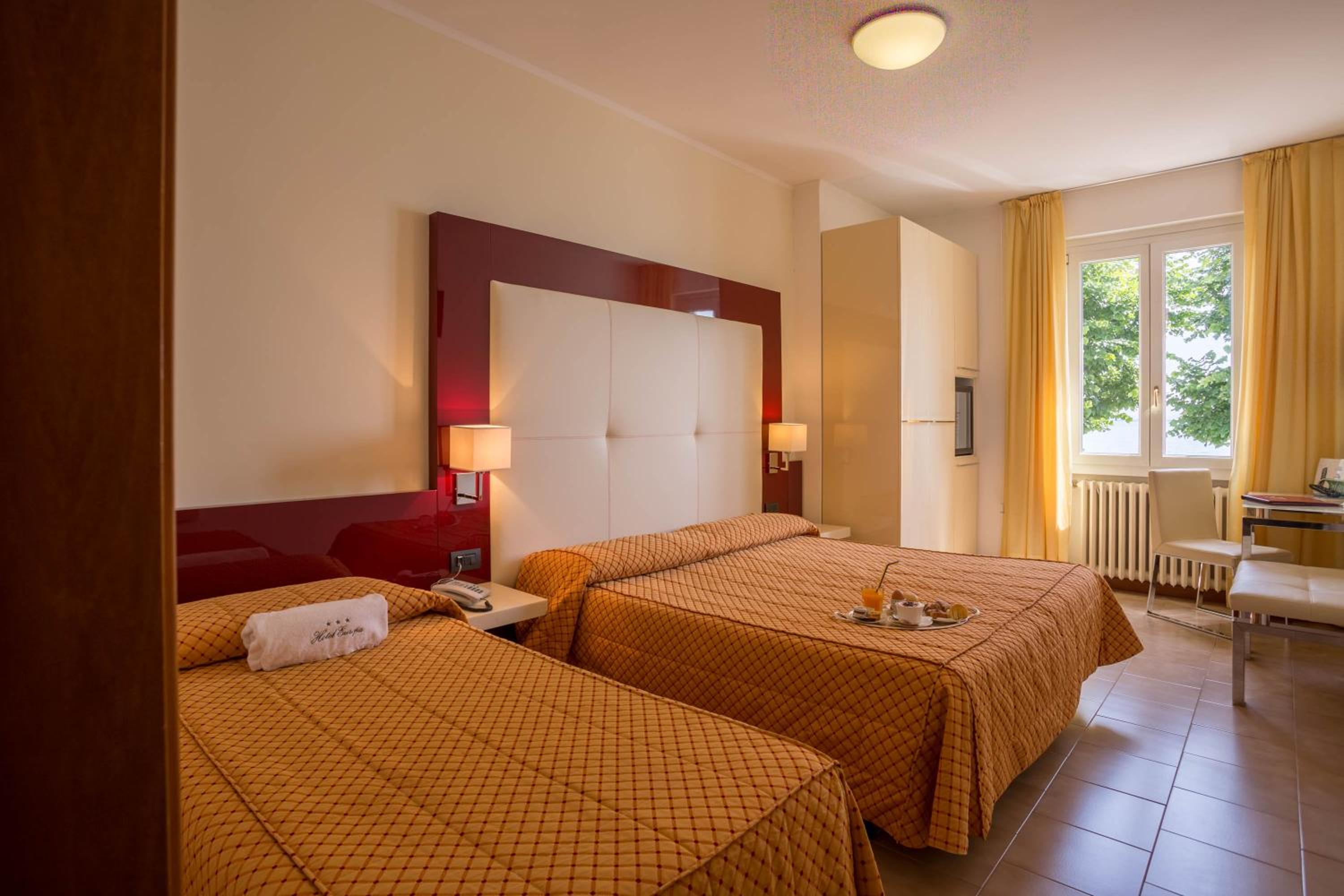 Triple Room with Lake View - Photo 1