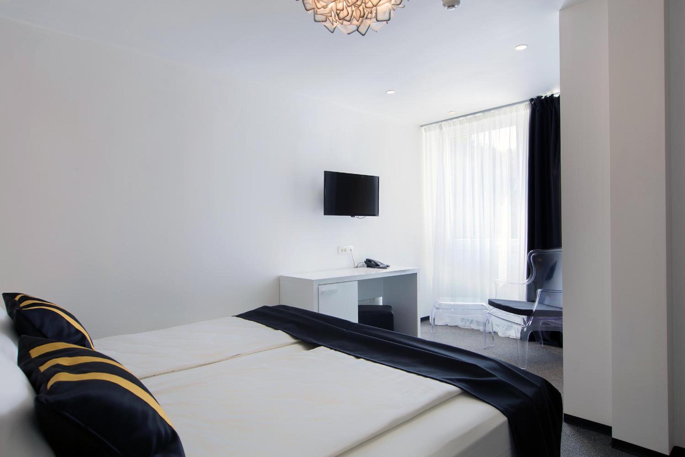 Deluxe Double Room photo 3