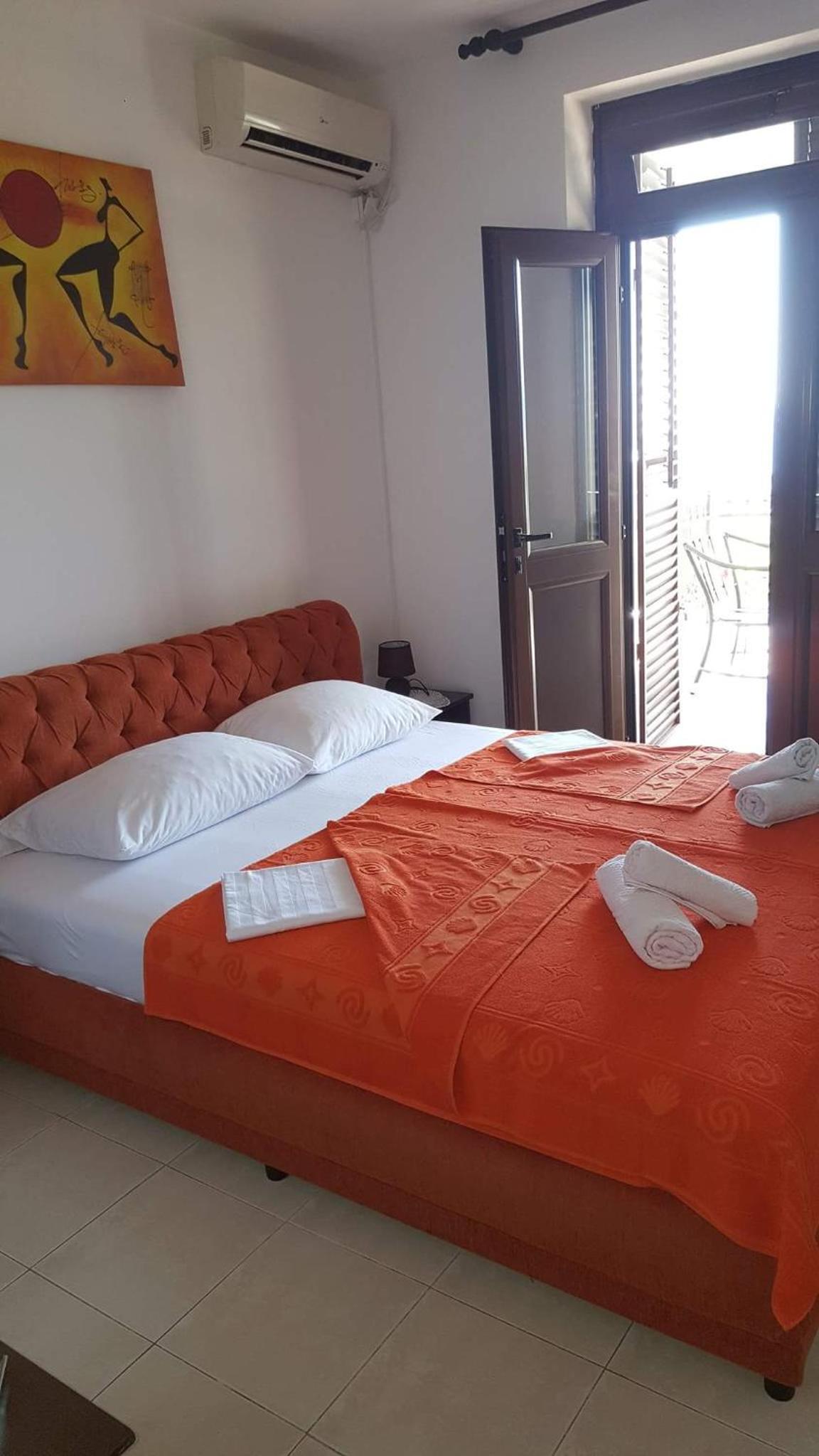 Twin Room with Private External Bathroom photo 1