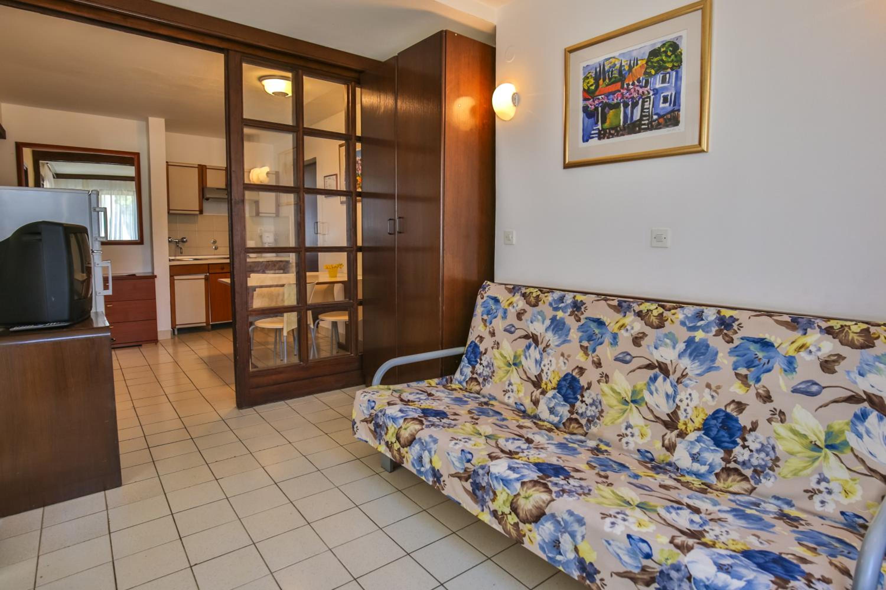 One-Bedroom Apartment with Park View (4 Adults) photo 1