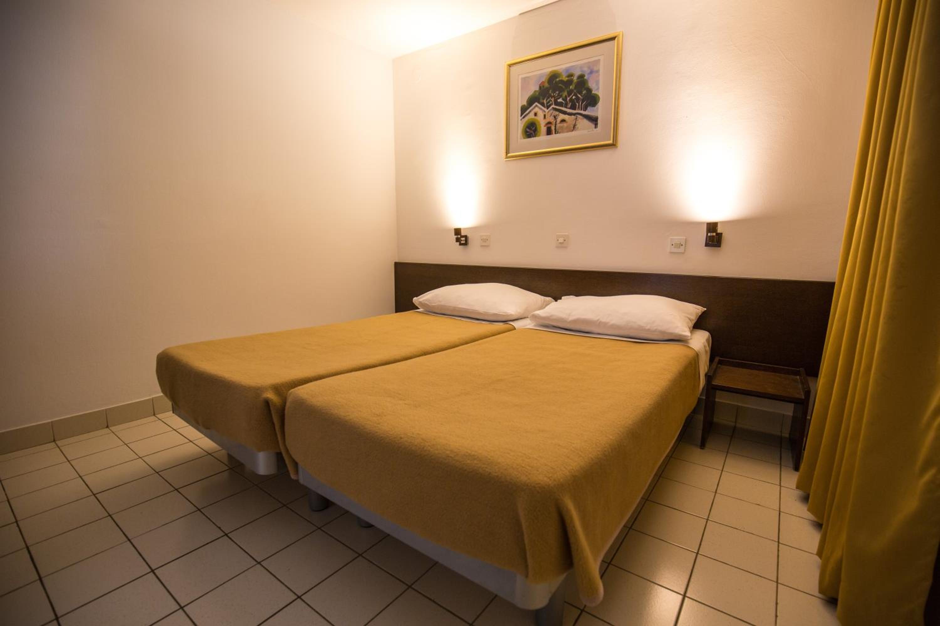 One-Bedroom Apartment with Park View (4 Adults) photo 2