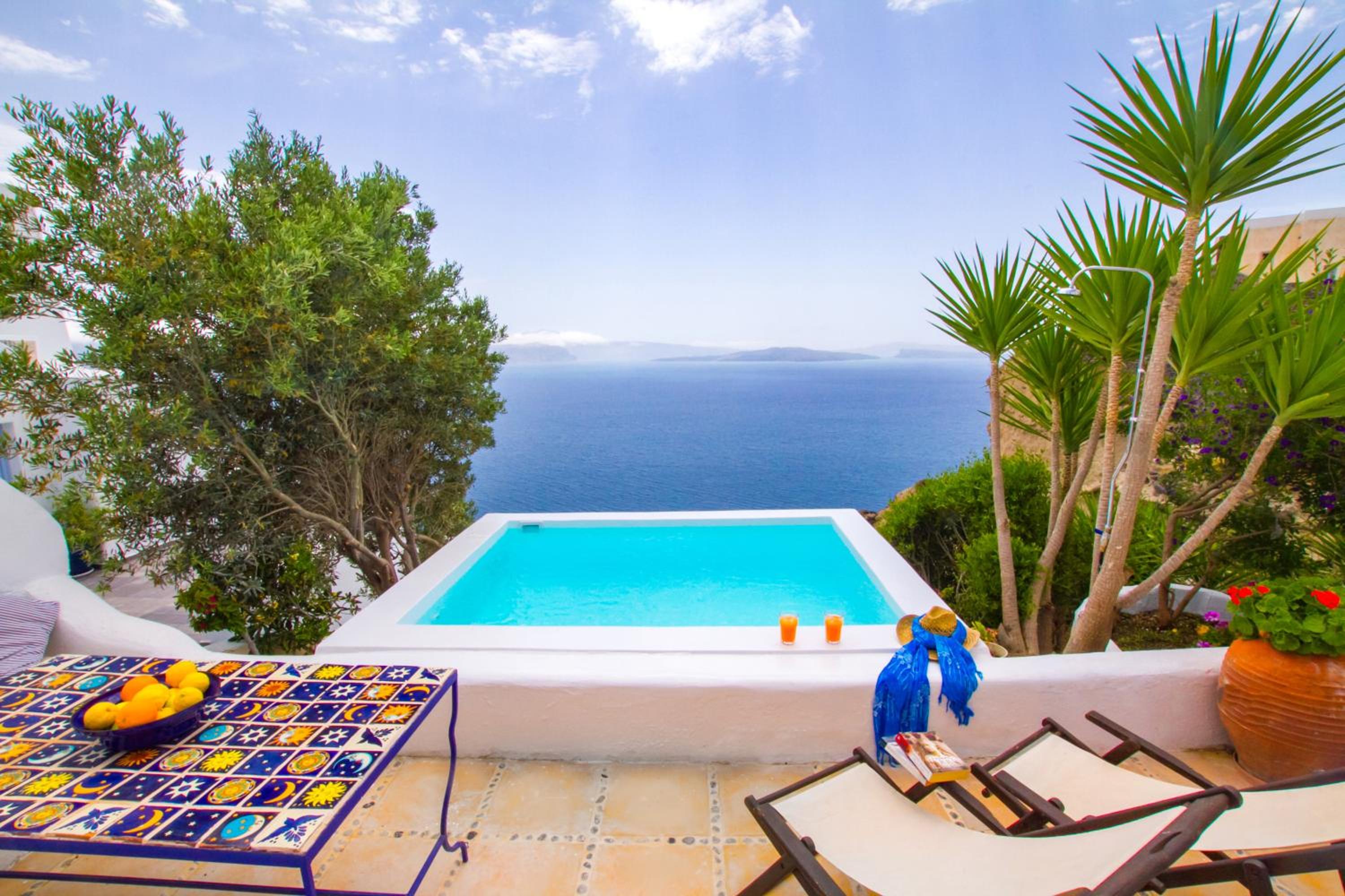 Senior Three Bedroom Villa with Outdoor Plunge Pool & Sea View - Photo 13