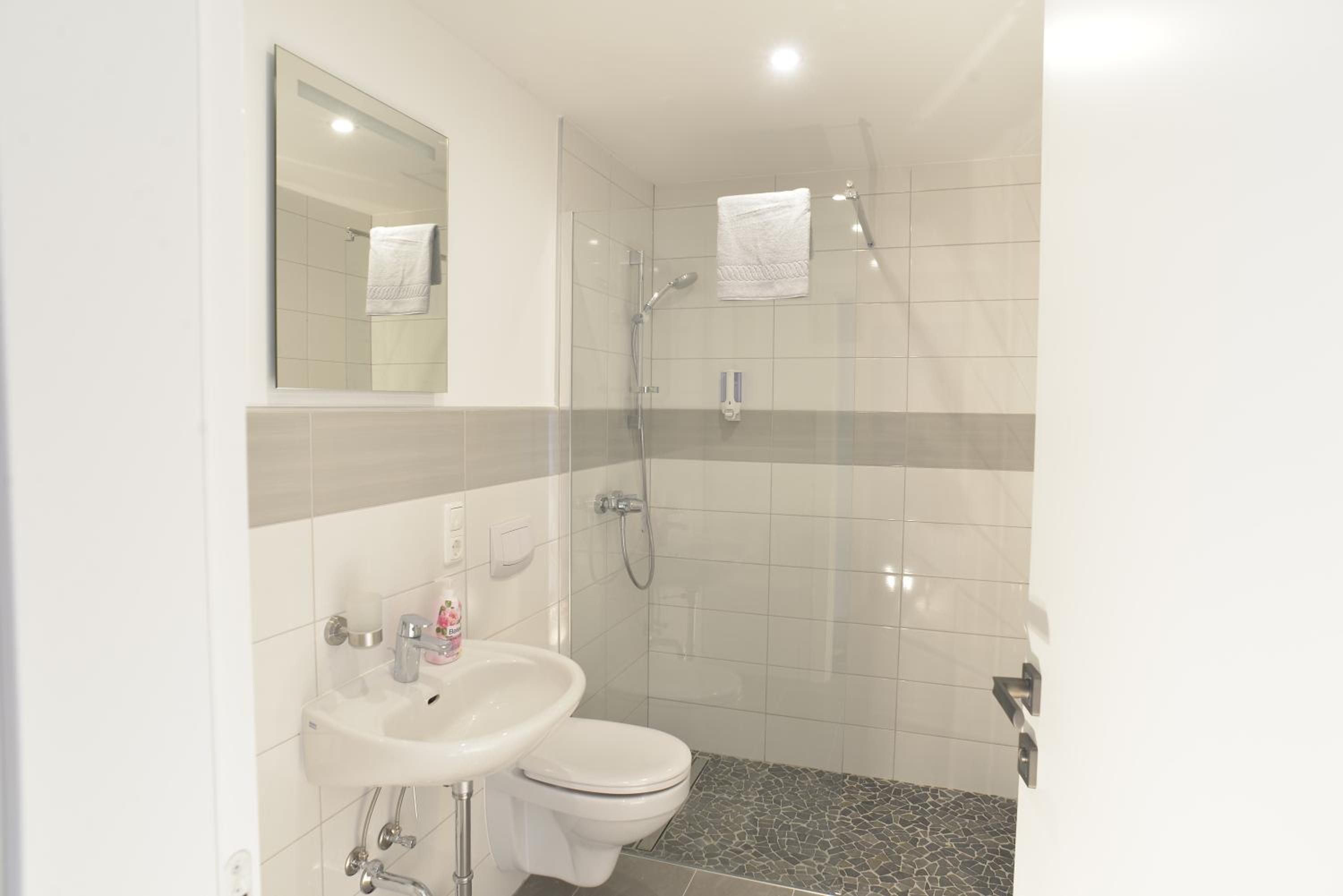 Queen Suite photo 3