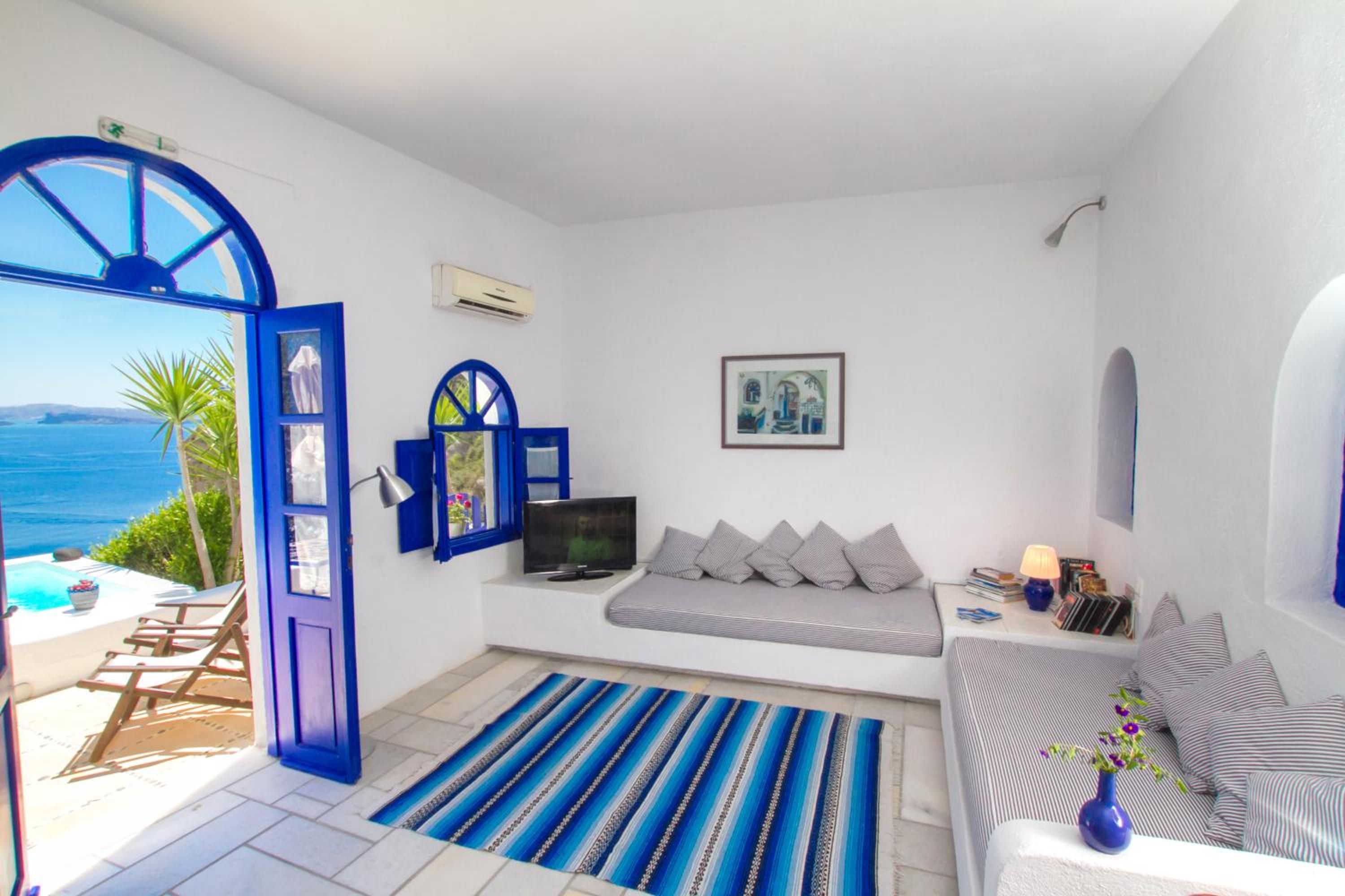 Senior Three Bedroom Villa with Outdoor Plunge Pool & Sea View - Photo 19