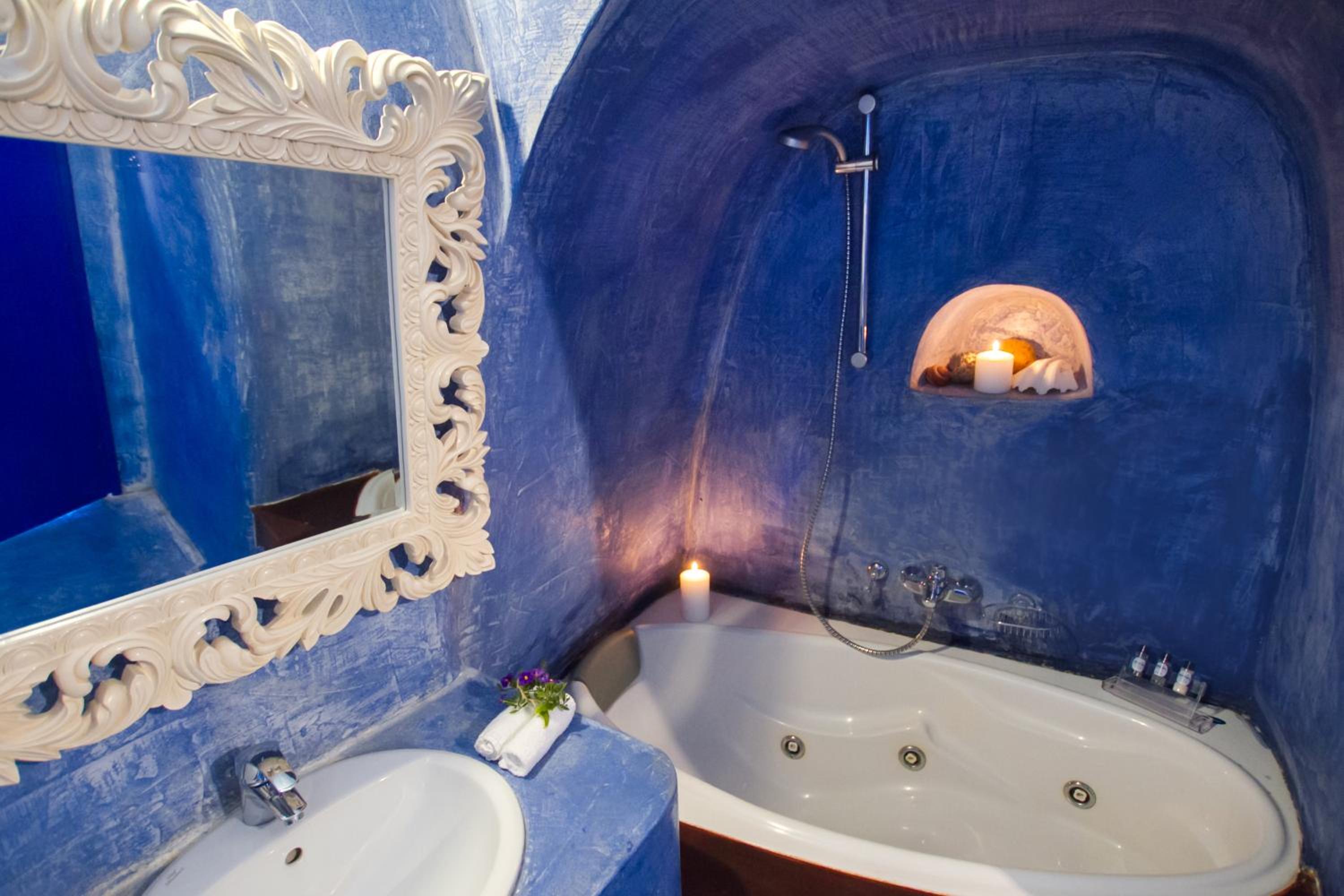 Senior Three Bedroom Villa with Outdoor Plunge Pool & Sea View - Photo 7