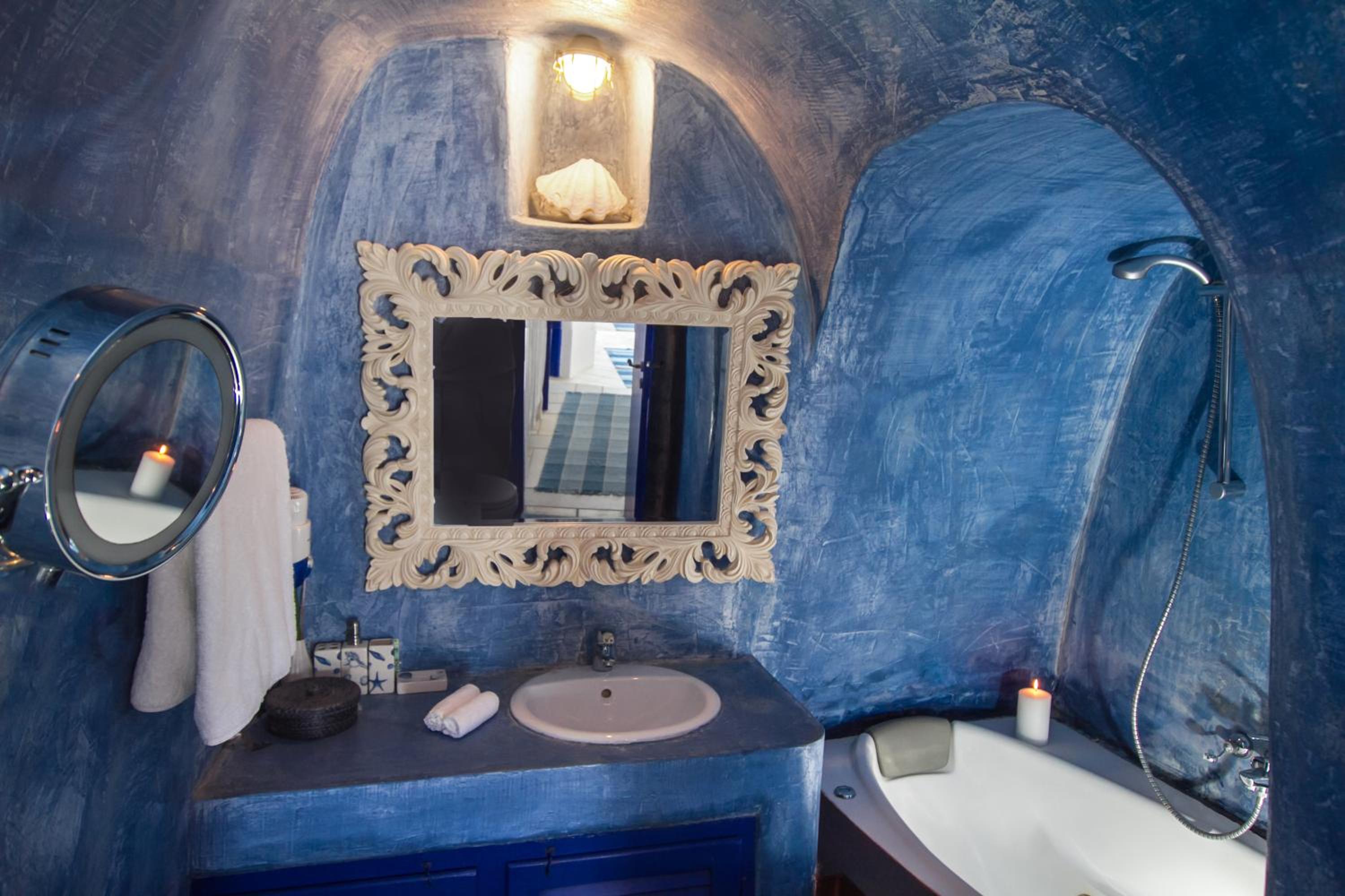 Senior Three Bedroom Villa with Outdoor Plunge Pool & Sea View - Photo 27