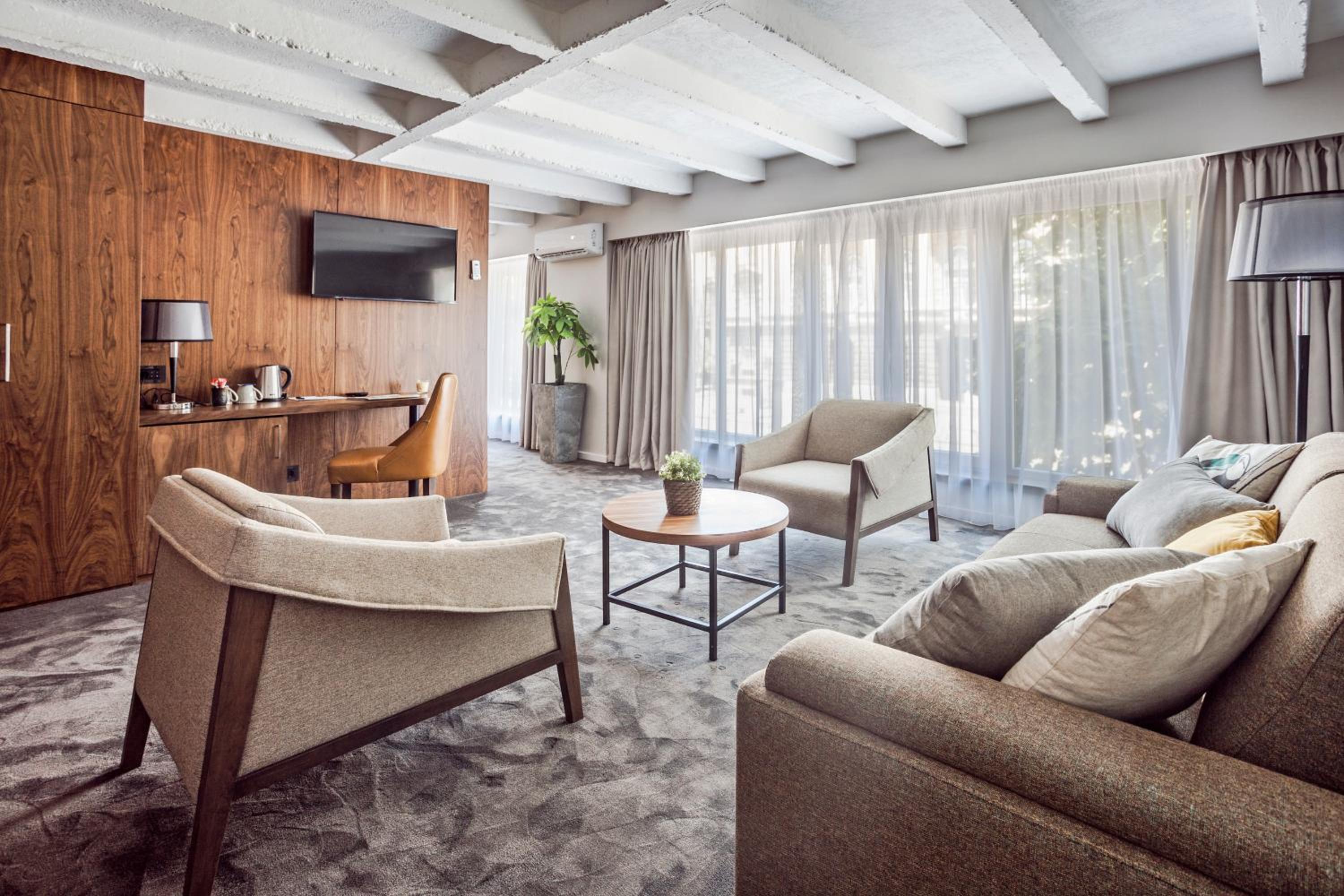 Executive Suite photo 3