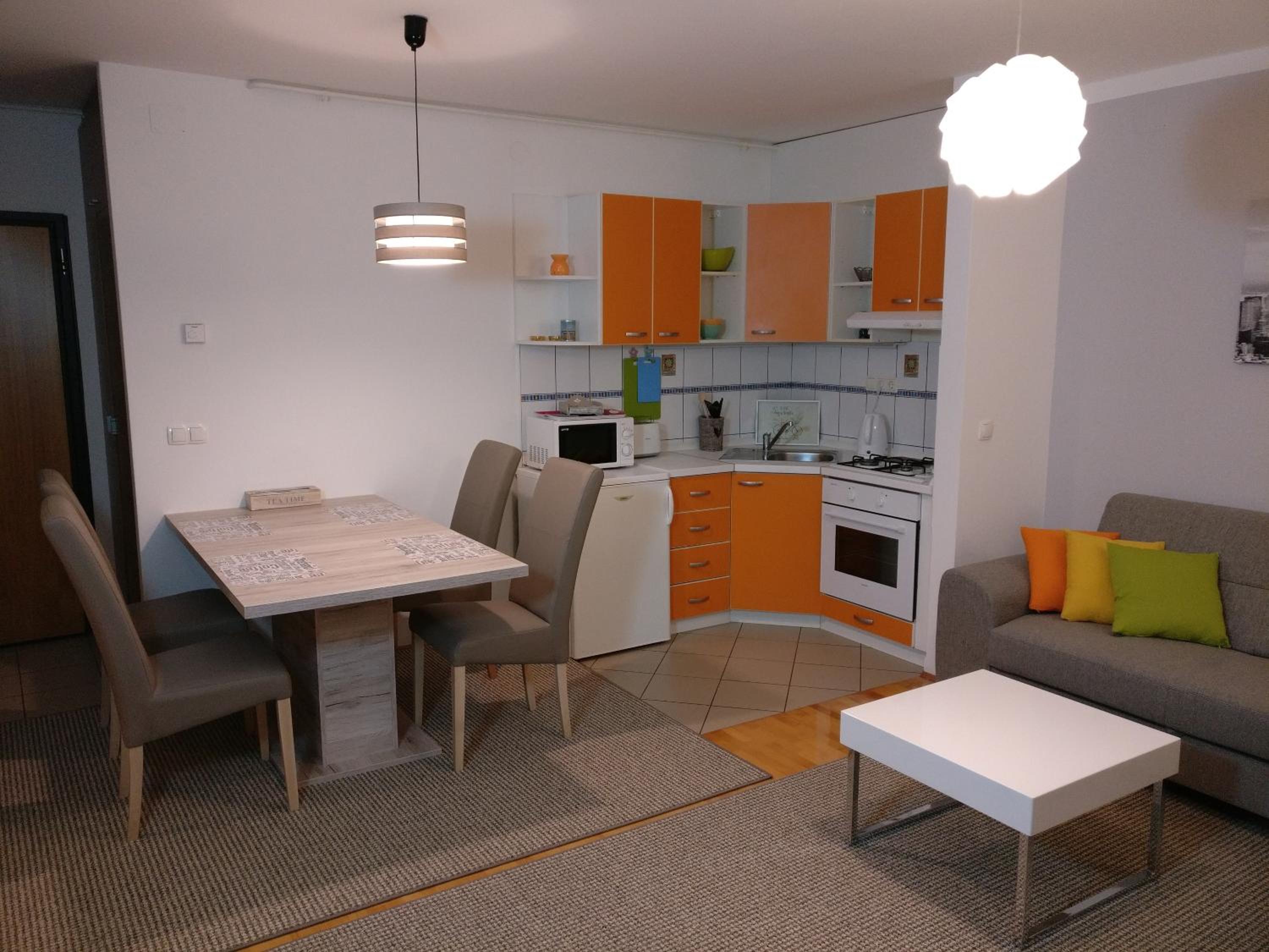 Apartment with Balcony - Photo 6