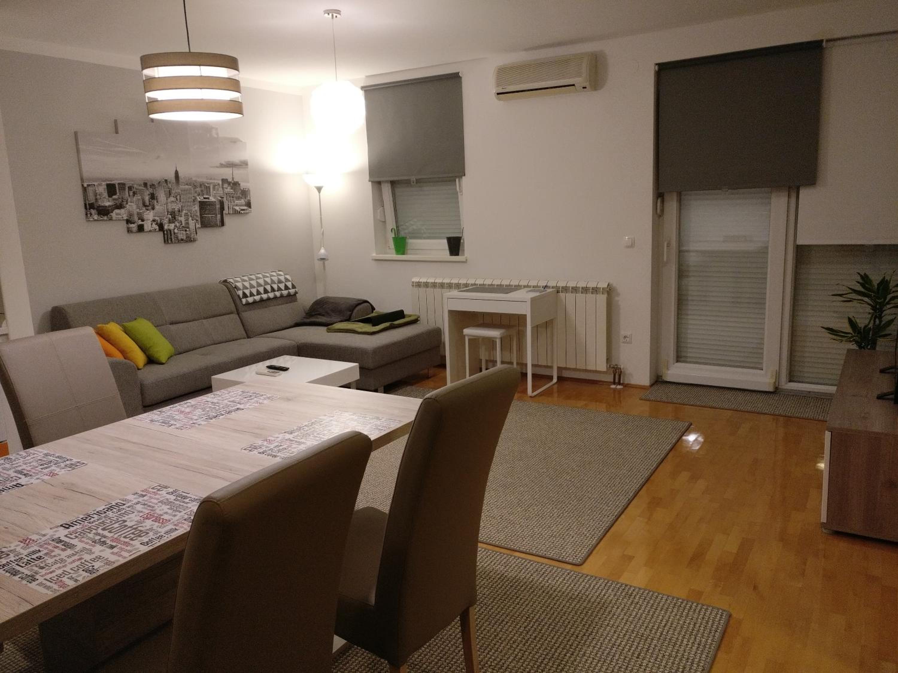 Apartment with Balcony - Photo 3