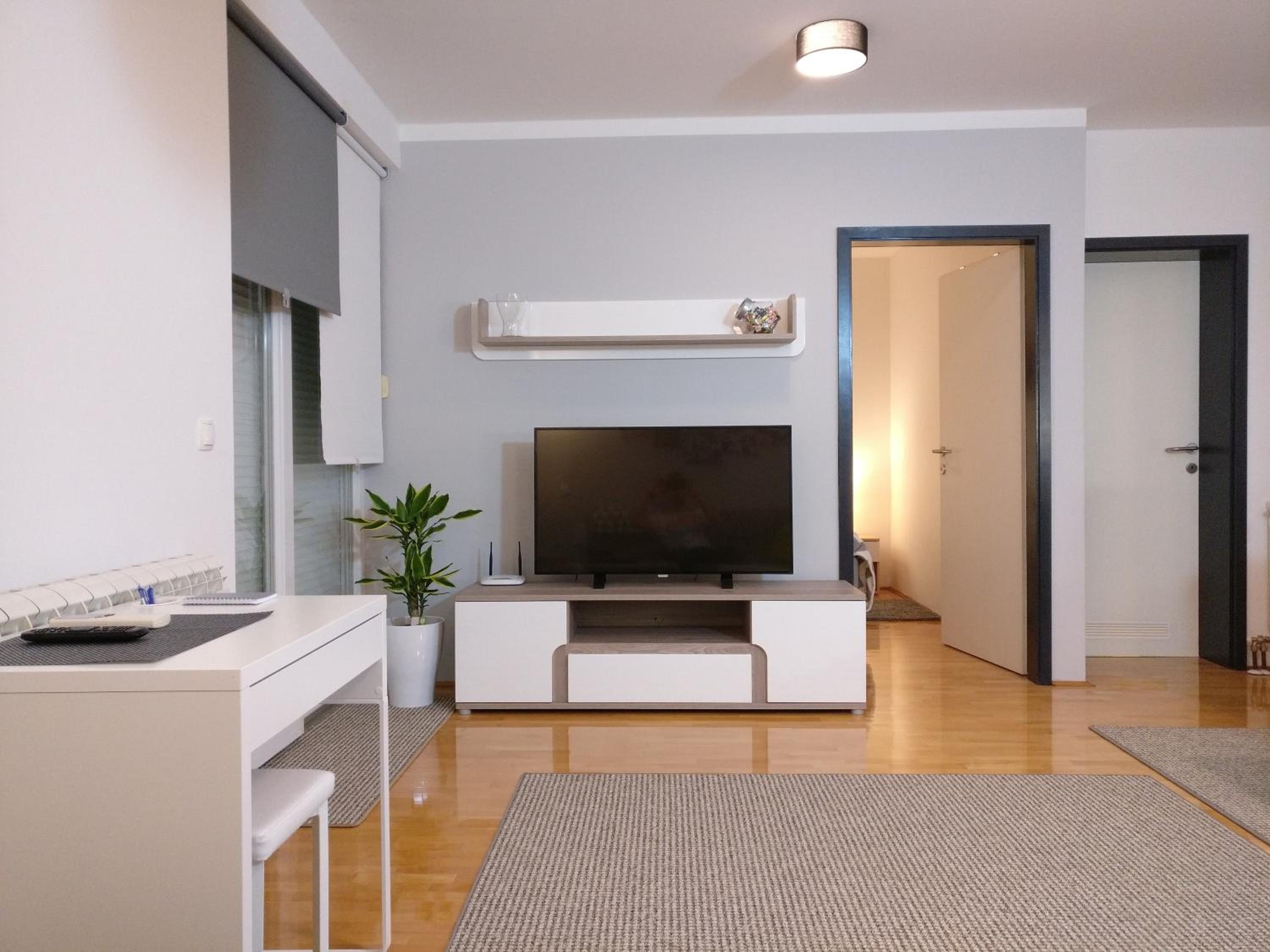 Apartment with Balcony - Photo 19