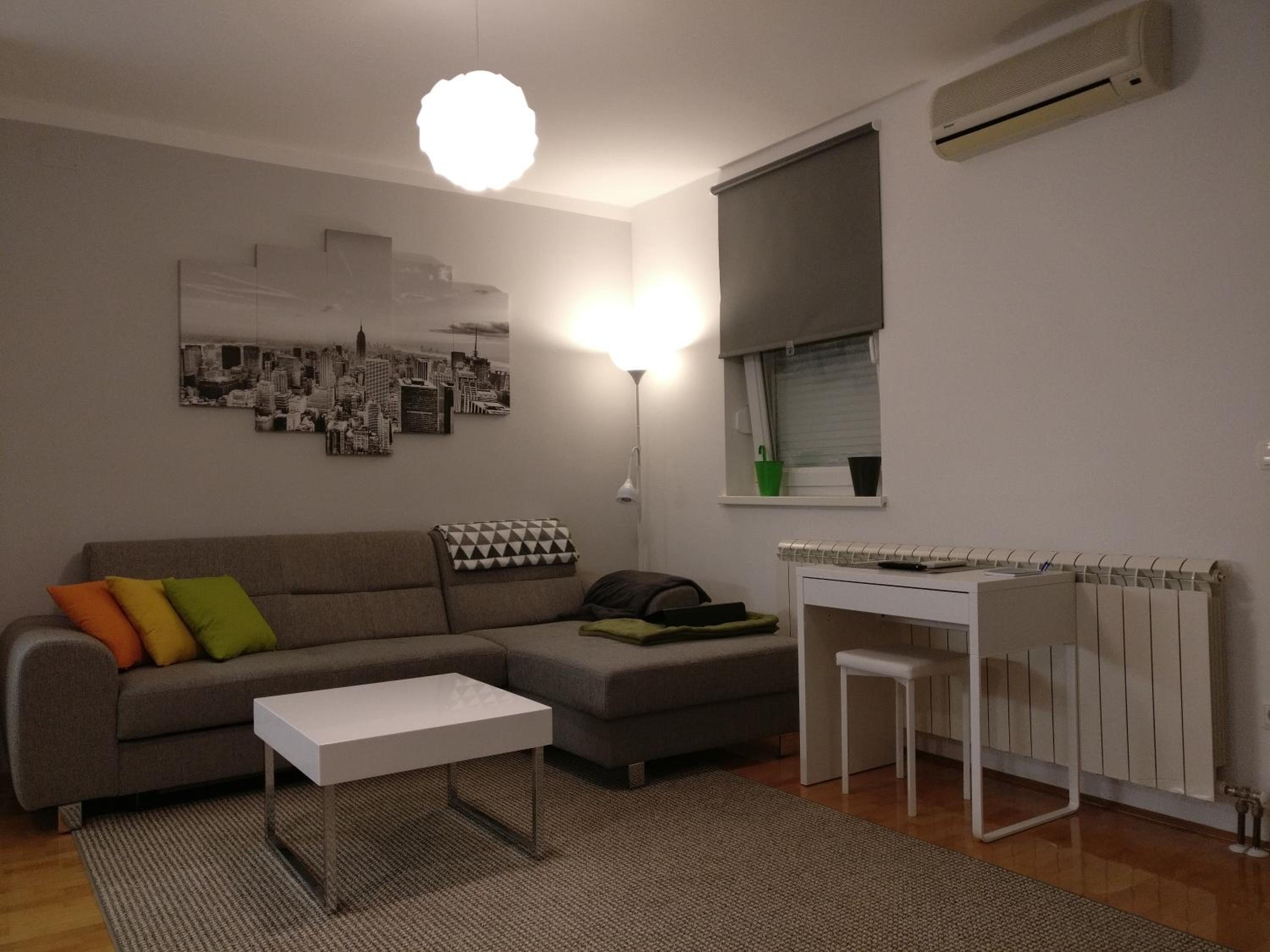 Apartment with Balcony - Photo 21