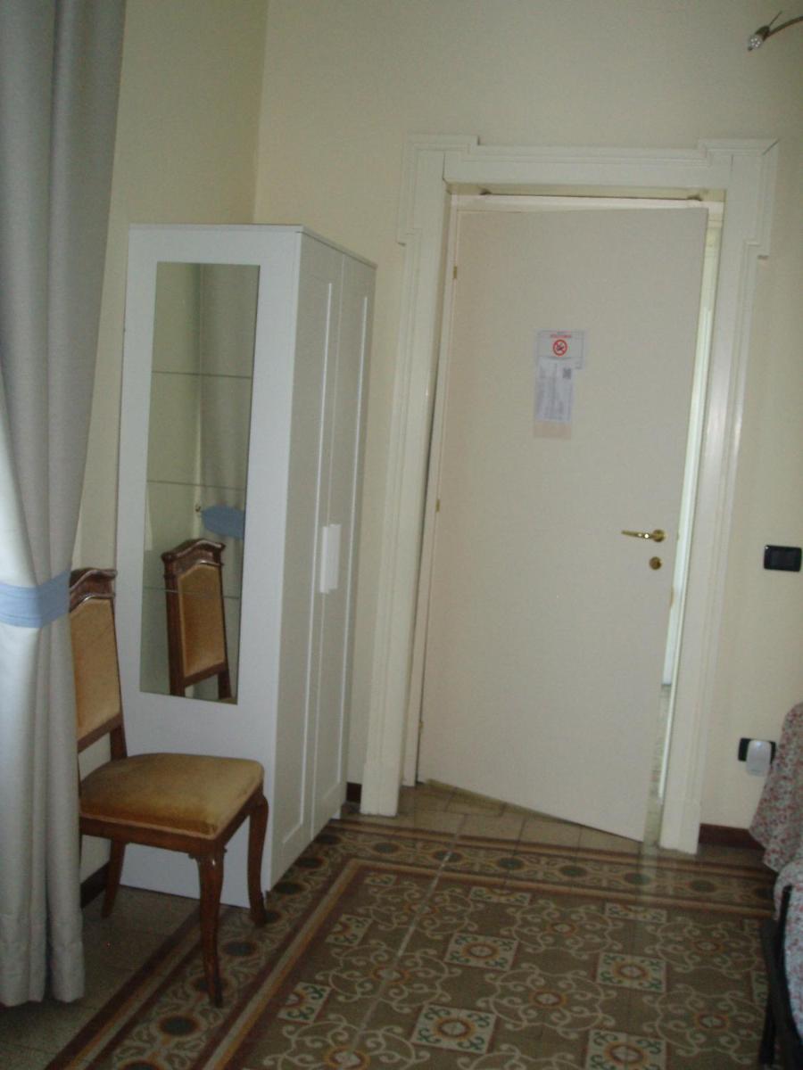 Triple Room with Private Bathroom photo 2