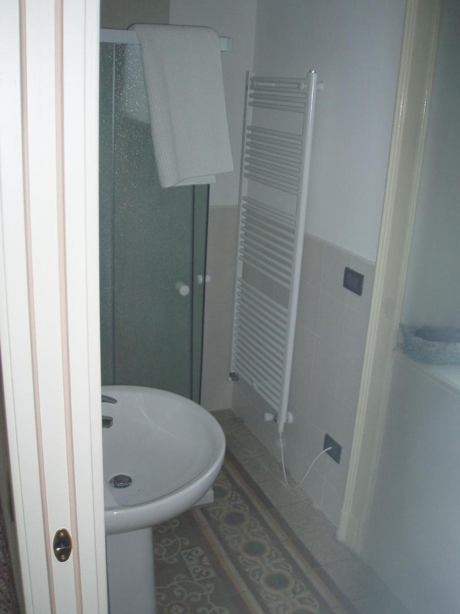 Triple Room with Private Bathroom photo 3