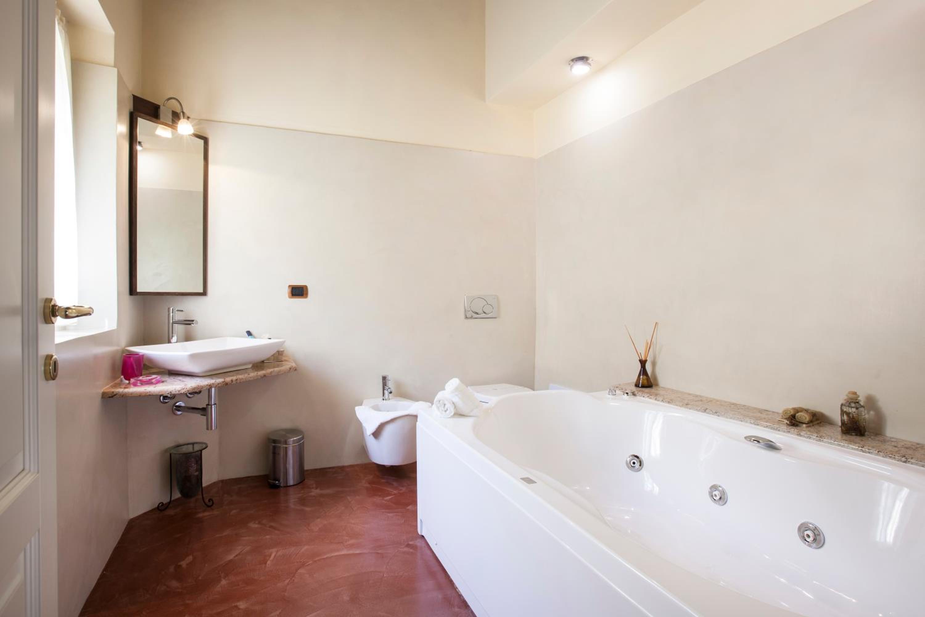 Deluxe Suite - Split Level - Photo 9