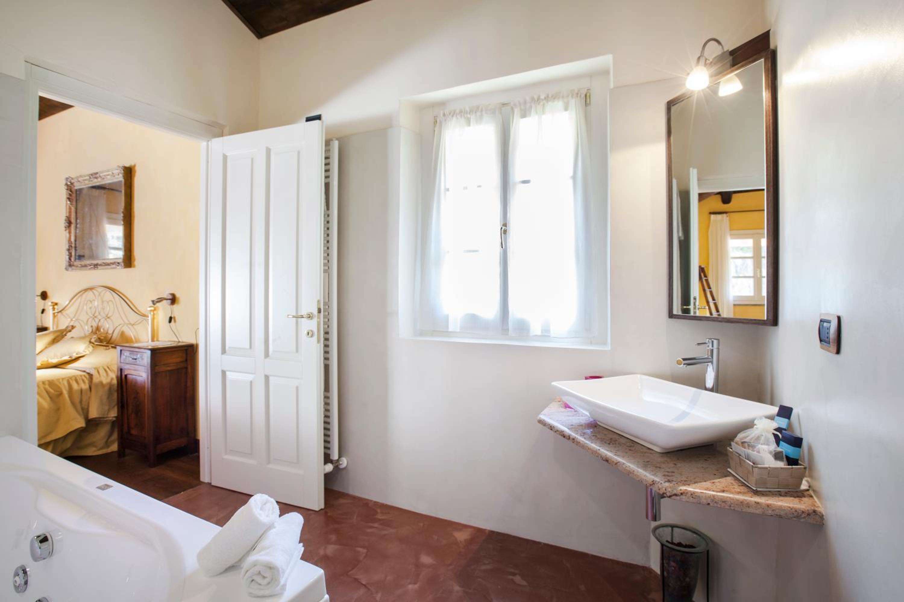 Deluxe Suite - Split Level - Photo 8