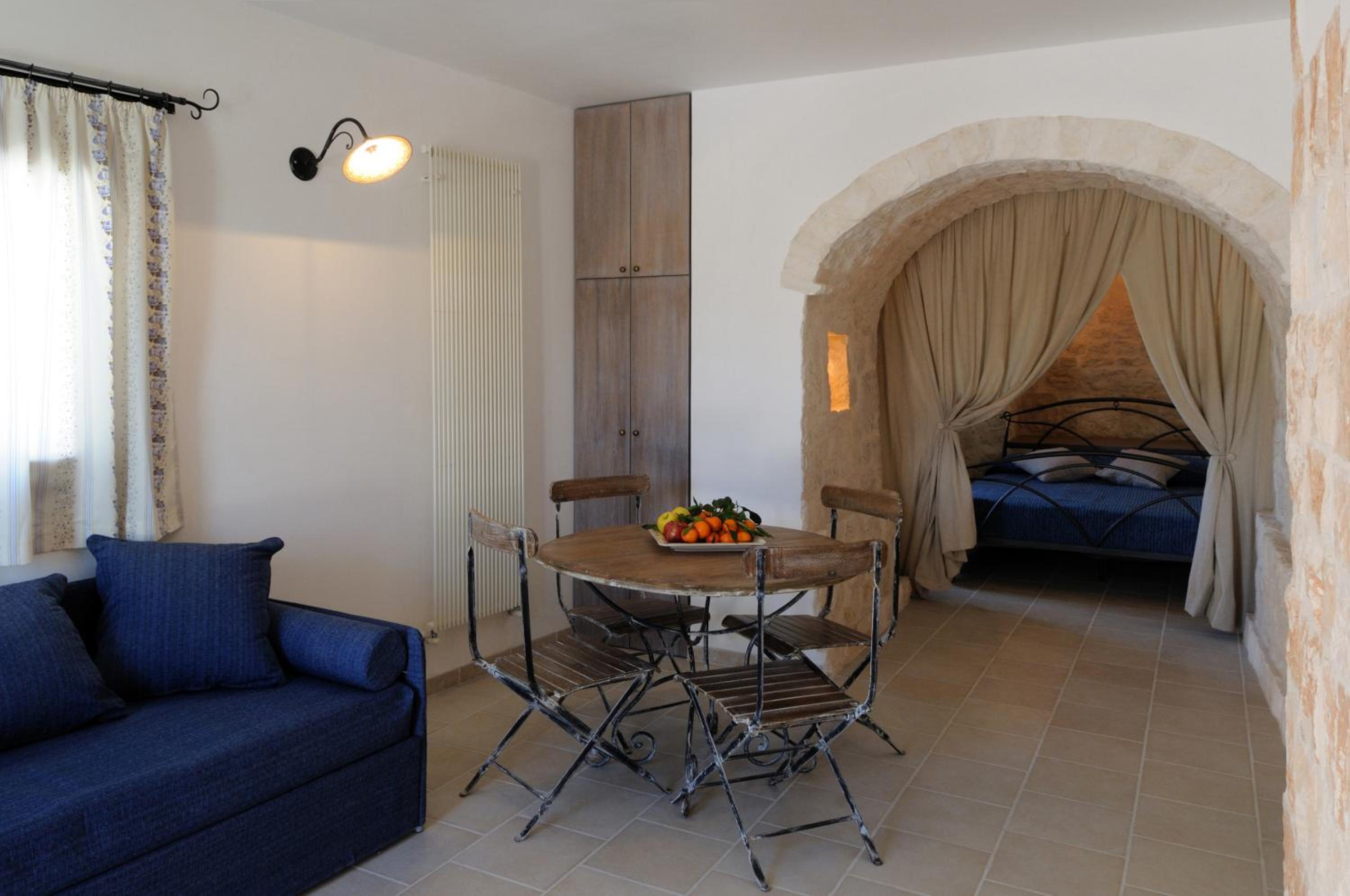 One-Bedroom House photo 1