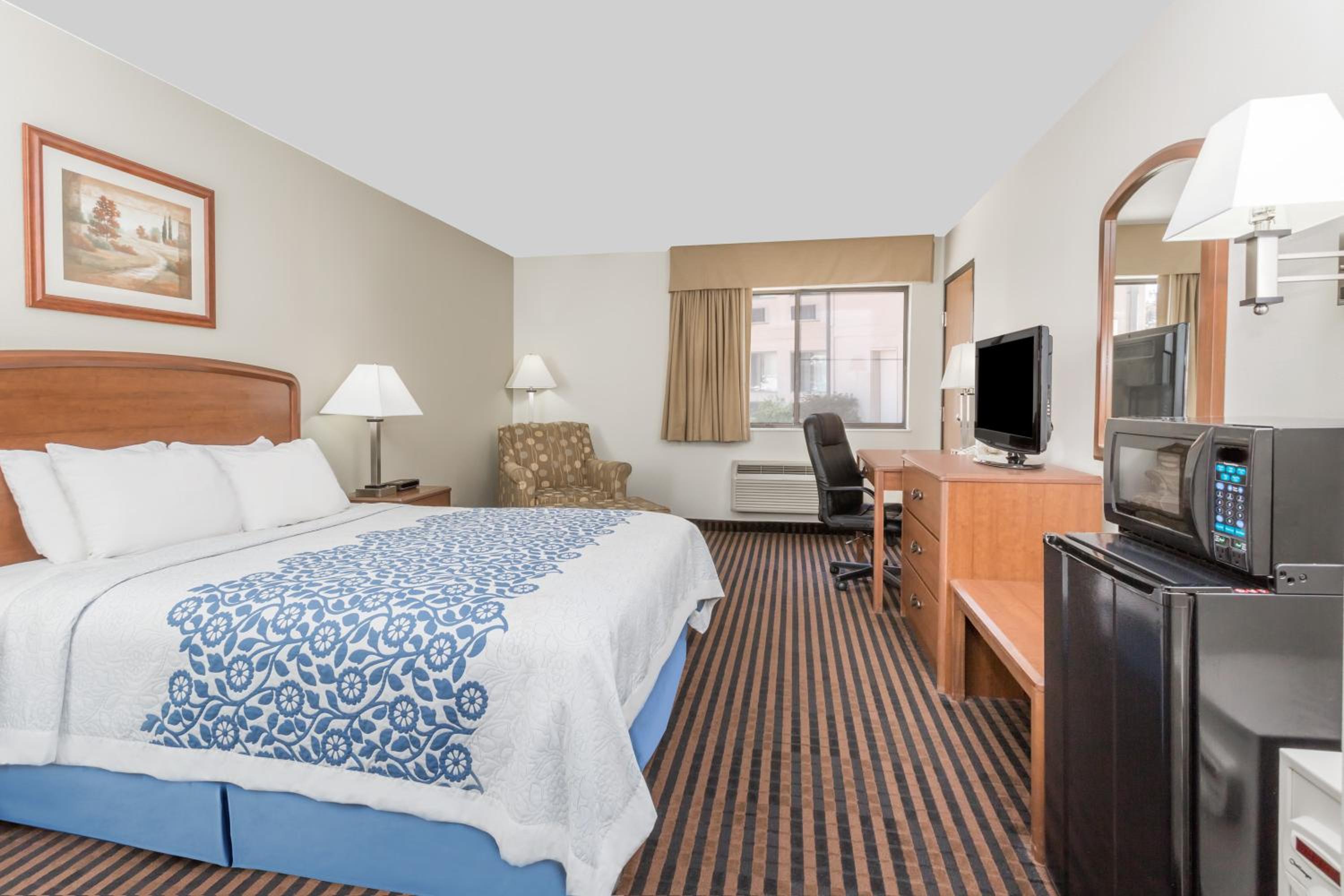 King Room - Disability Access/Non-Smoking photo 3