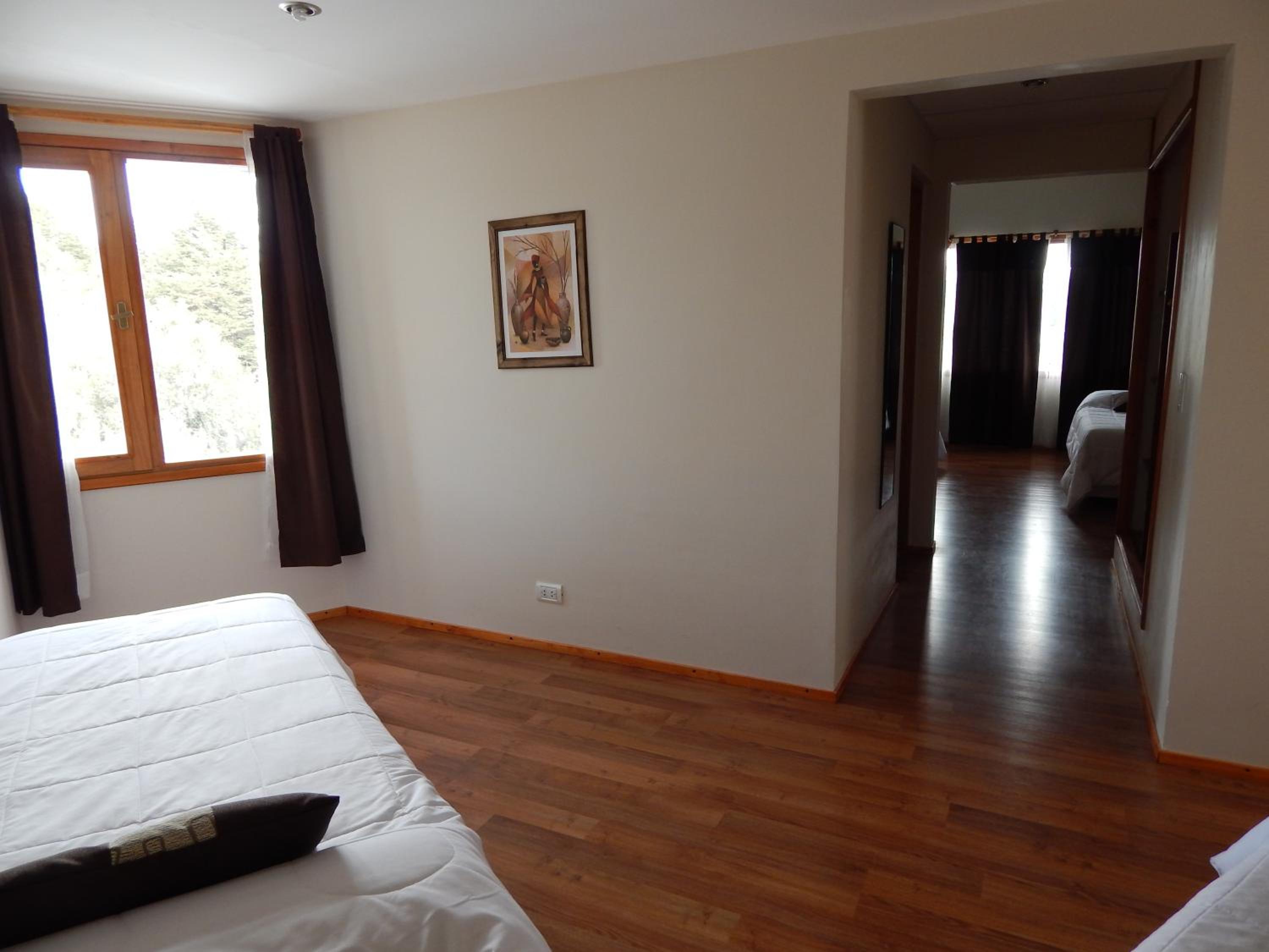 Family Room with Lake View photo 2