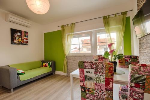 Apartment photo 2