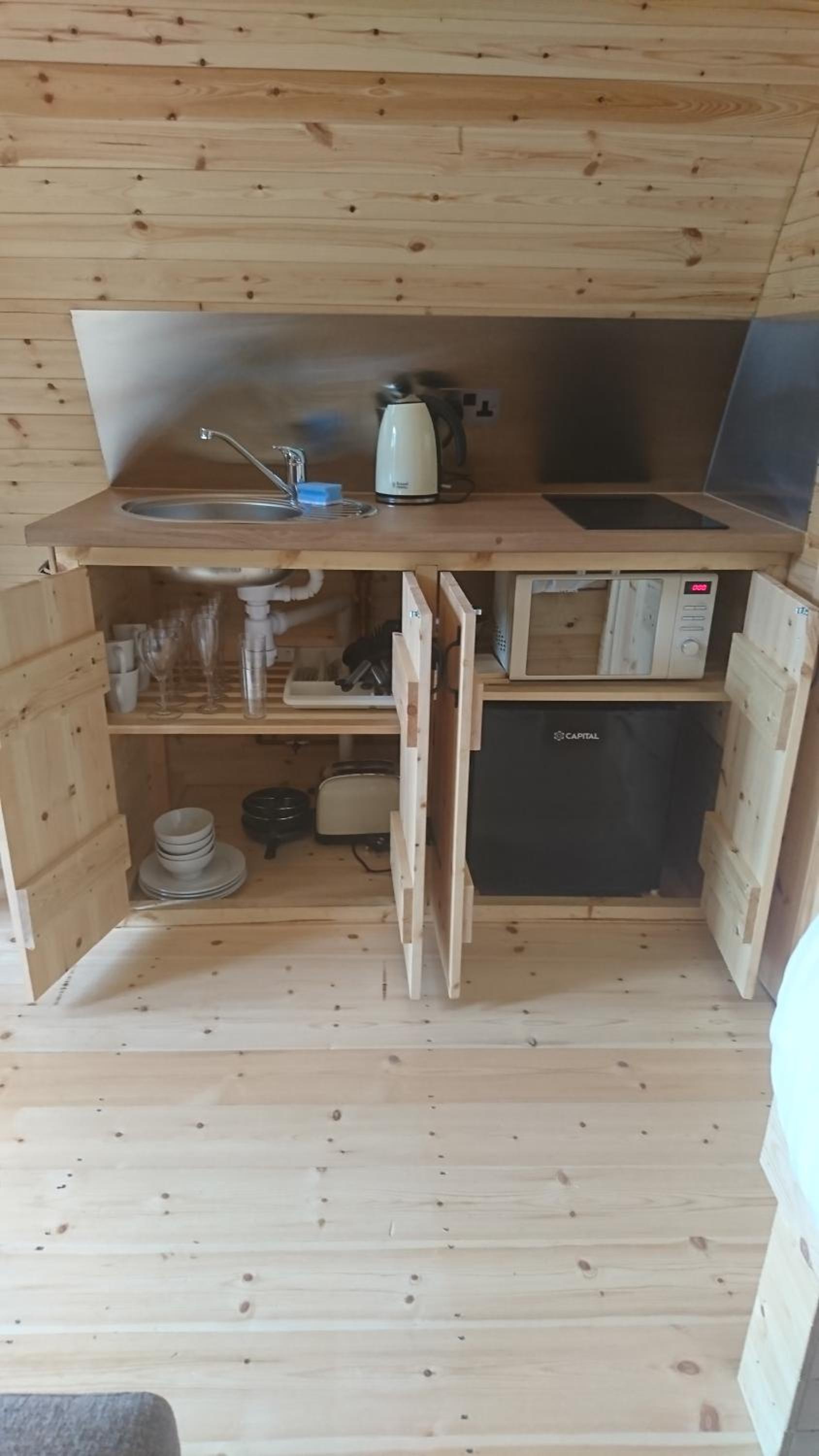 Double Room with Hot Tub - Photo 8