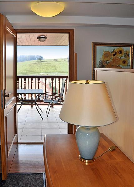 Apartment with Balcony (3 Adults) - Photo 6