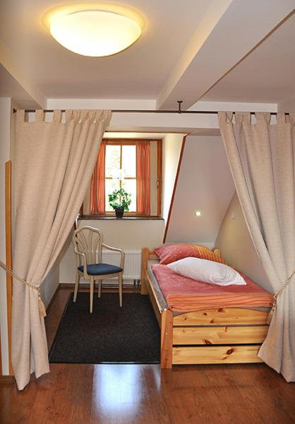 Apartment with Balcony (3 Adults) - Photo 8