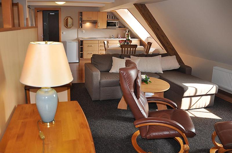 Apartment with Balcony (3 Adults) - Photo 10