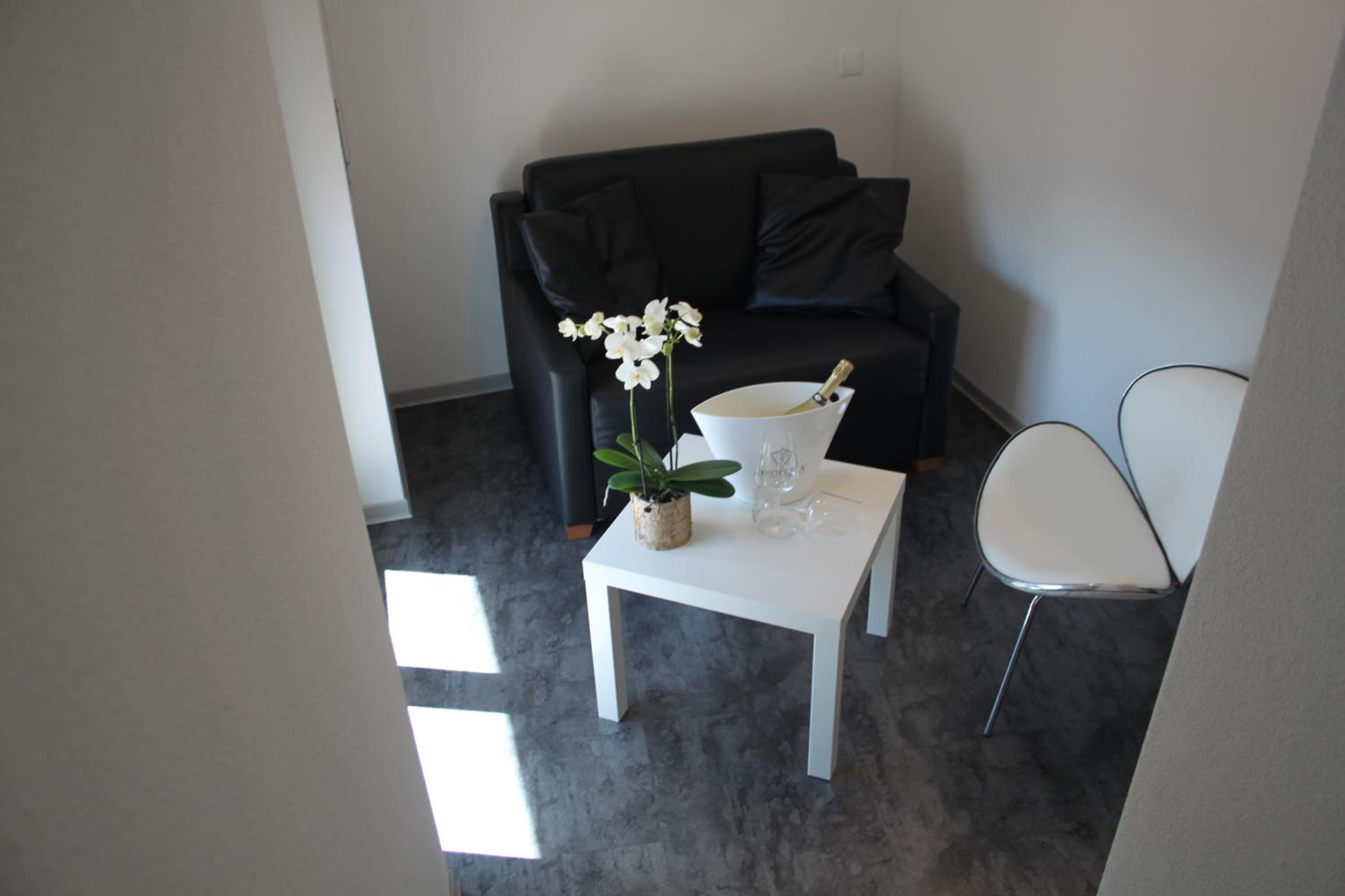 Family Room with Private Bathroom photo 3