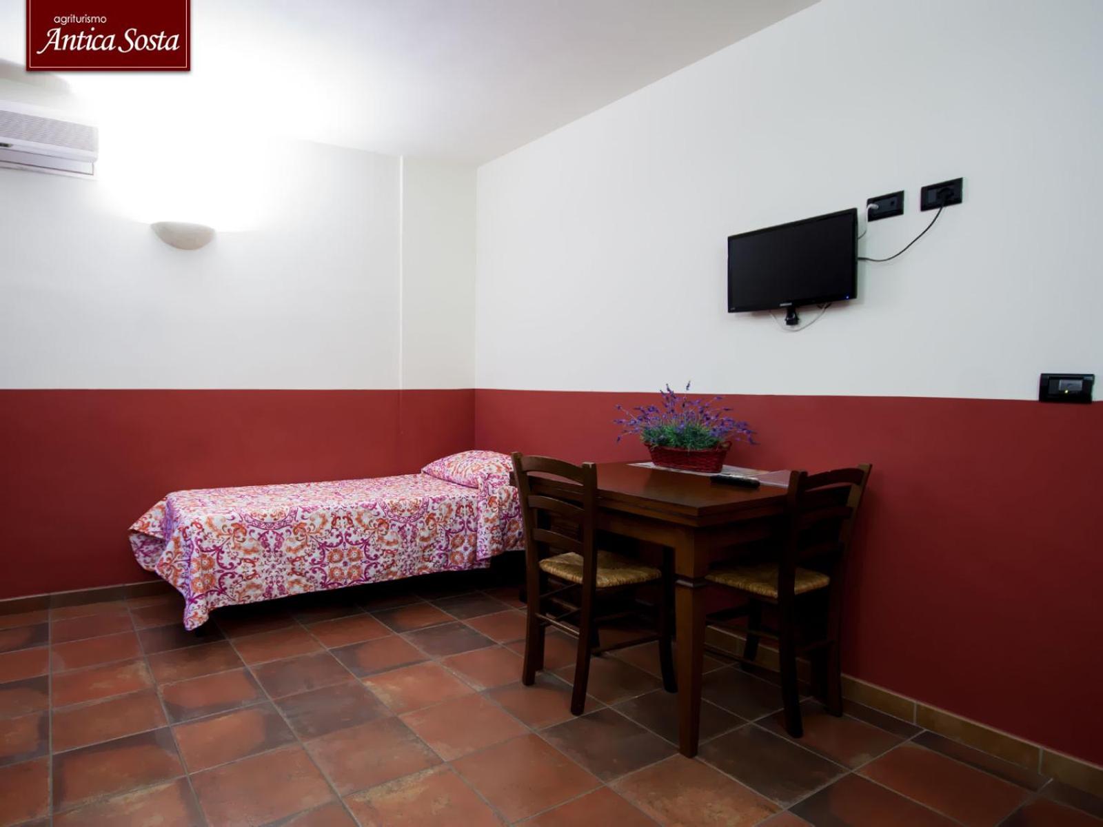 Single Room photo 1