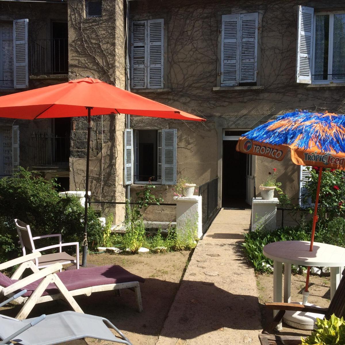 Studio Apartment photo 1