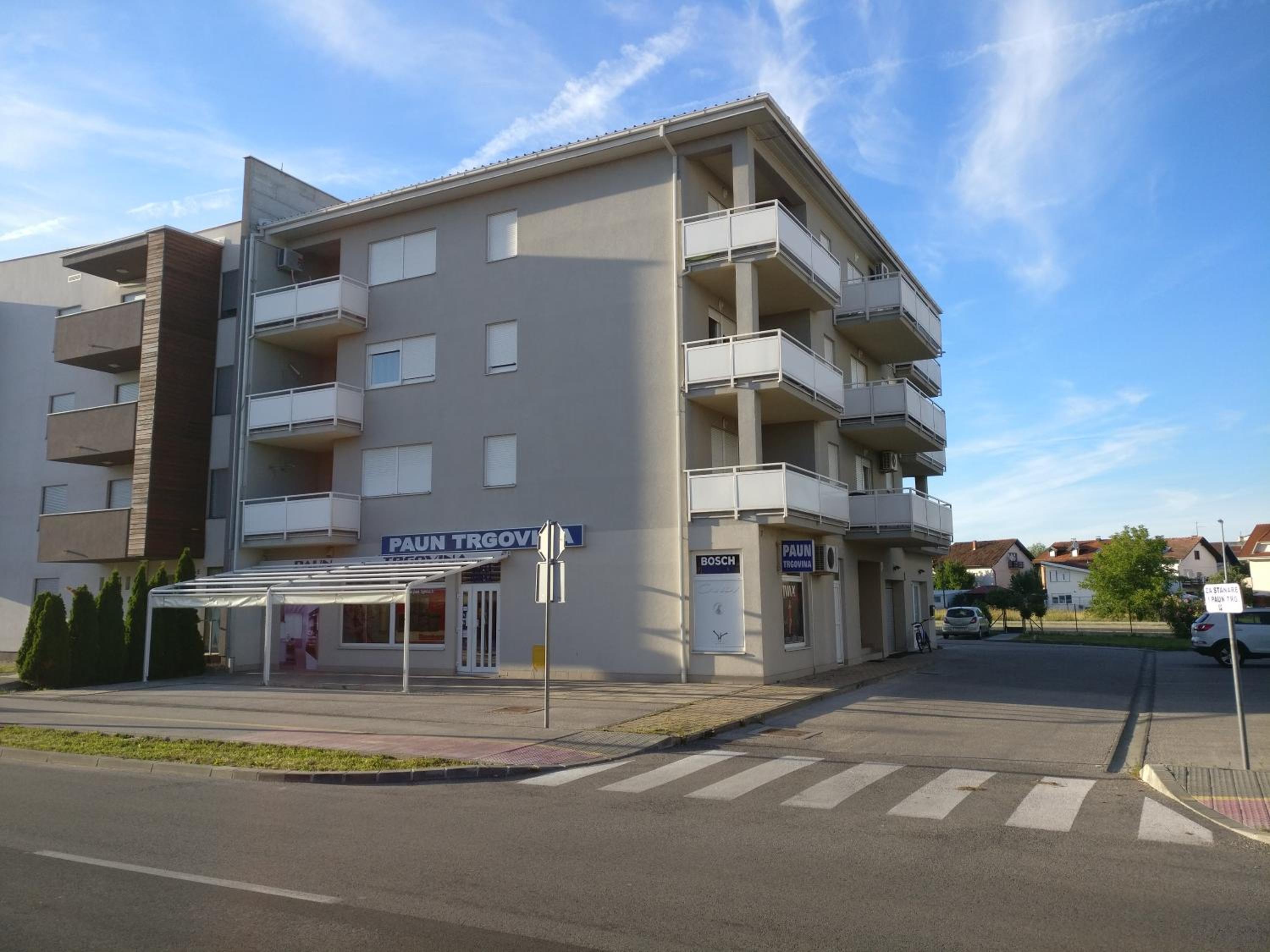 Apartment with Balcony - Photo 10