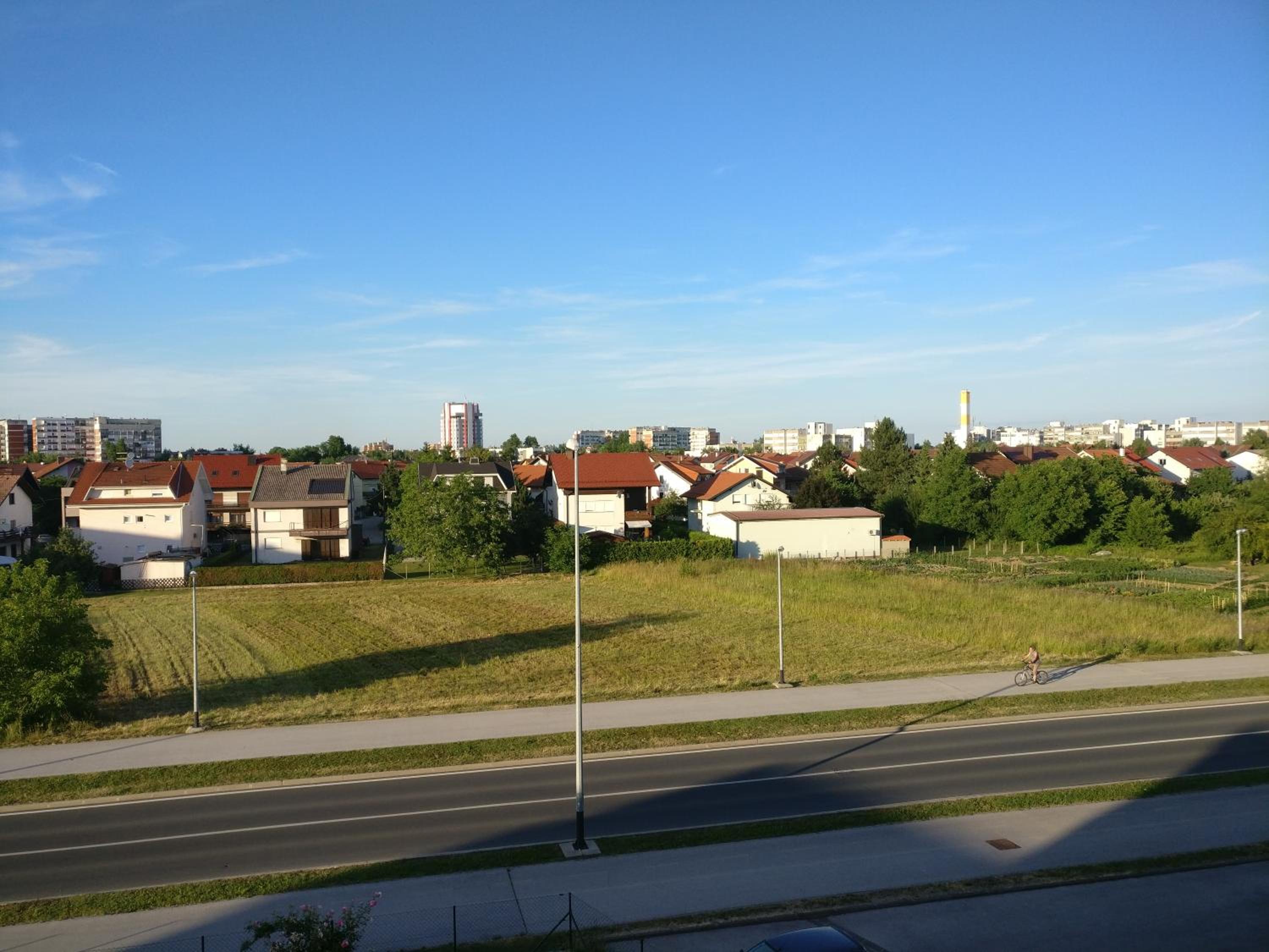 Apartment with Balcony - Photo 11