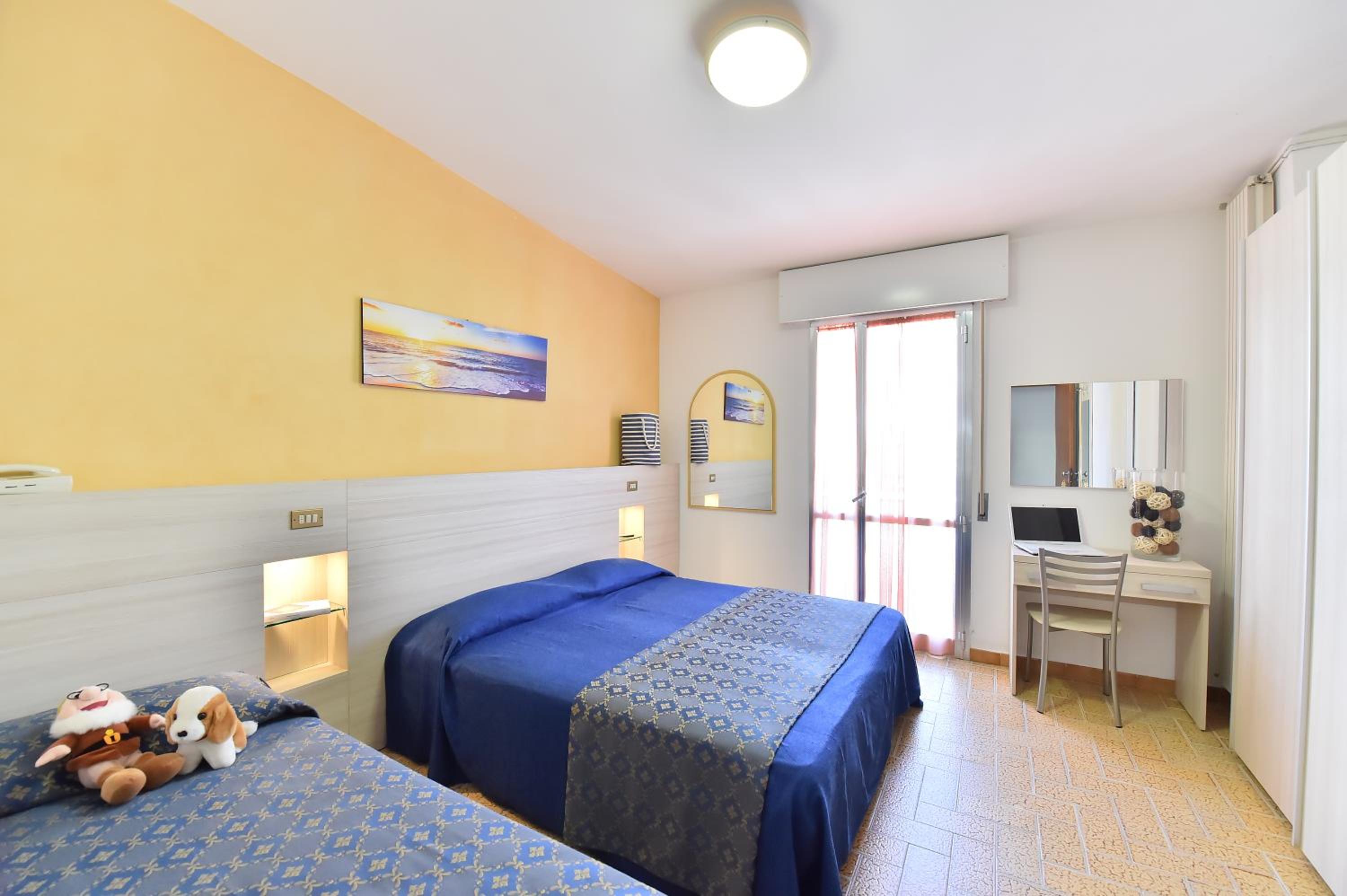 Standard Triple Room - Photo 2