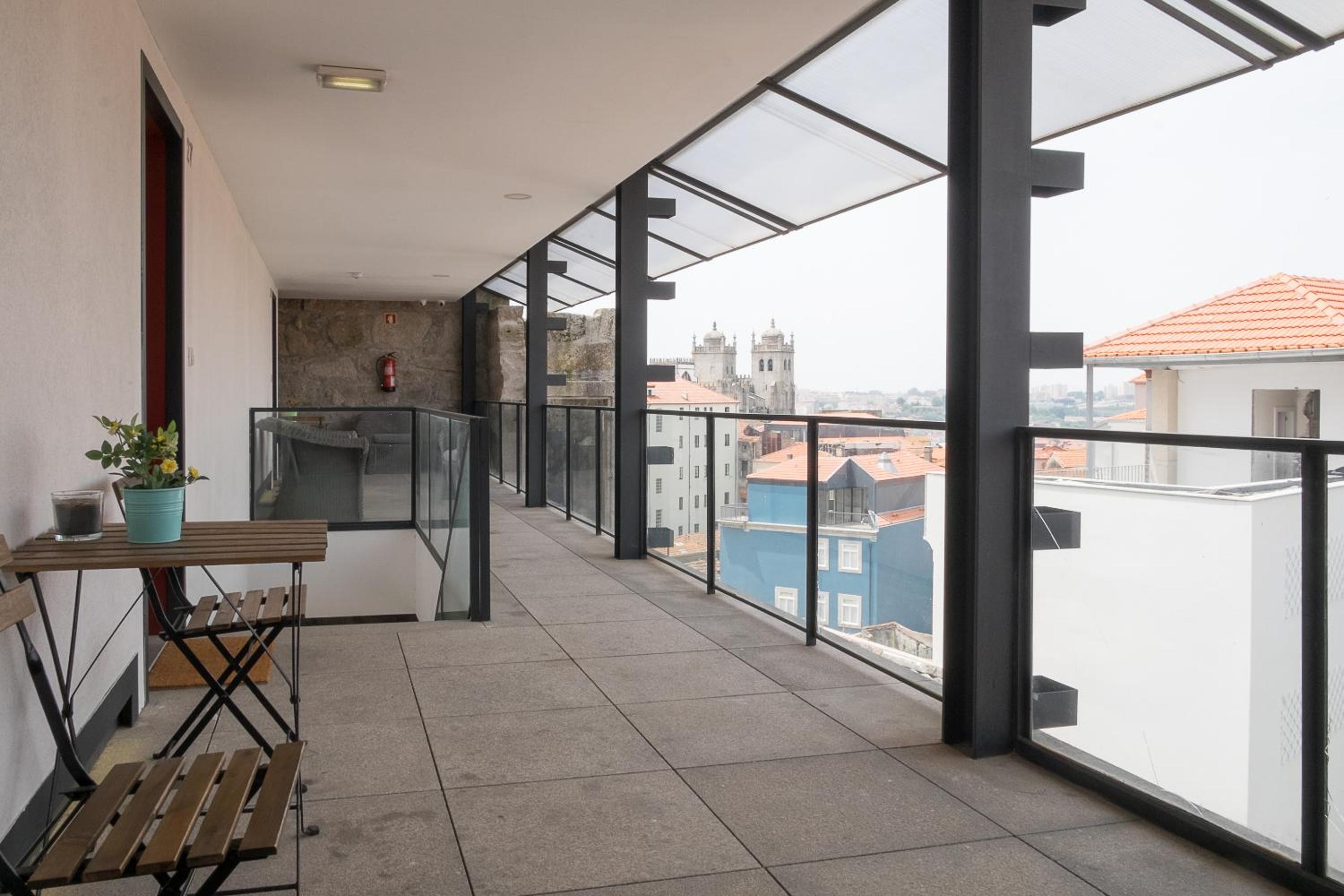 Superior Duplex Apartment - Photo 17