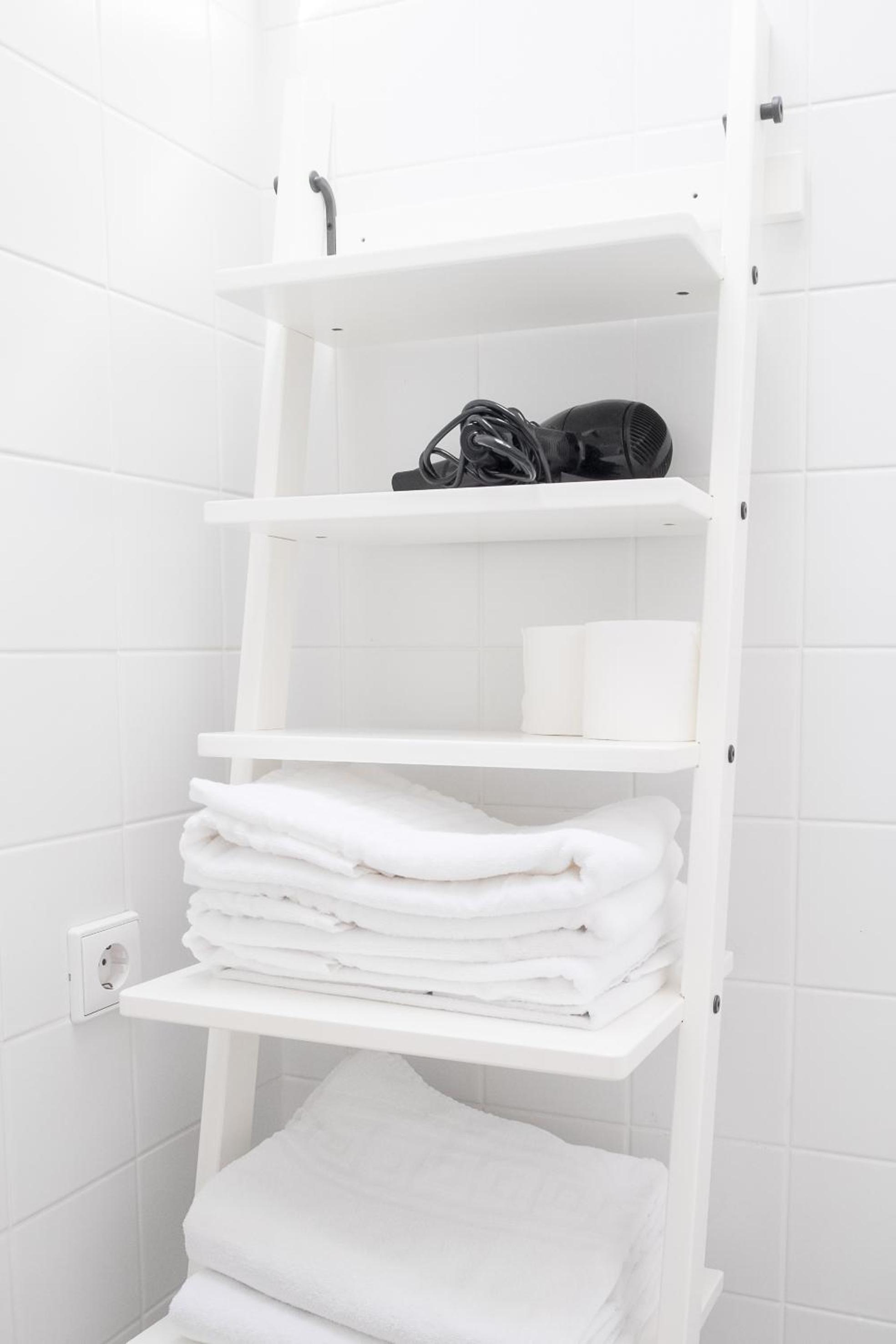 Superior One-Bedroom Triplex Apartment