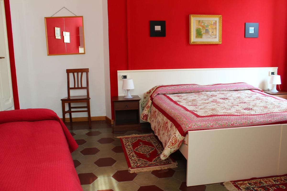 Economy Triple Room with Shared Bathroom photo 1