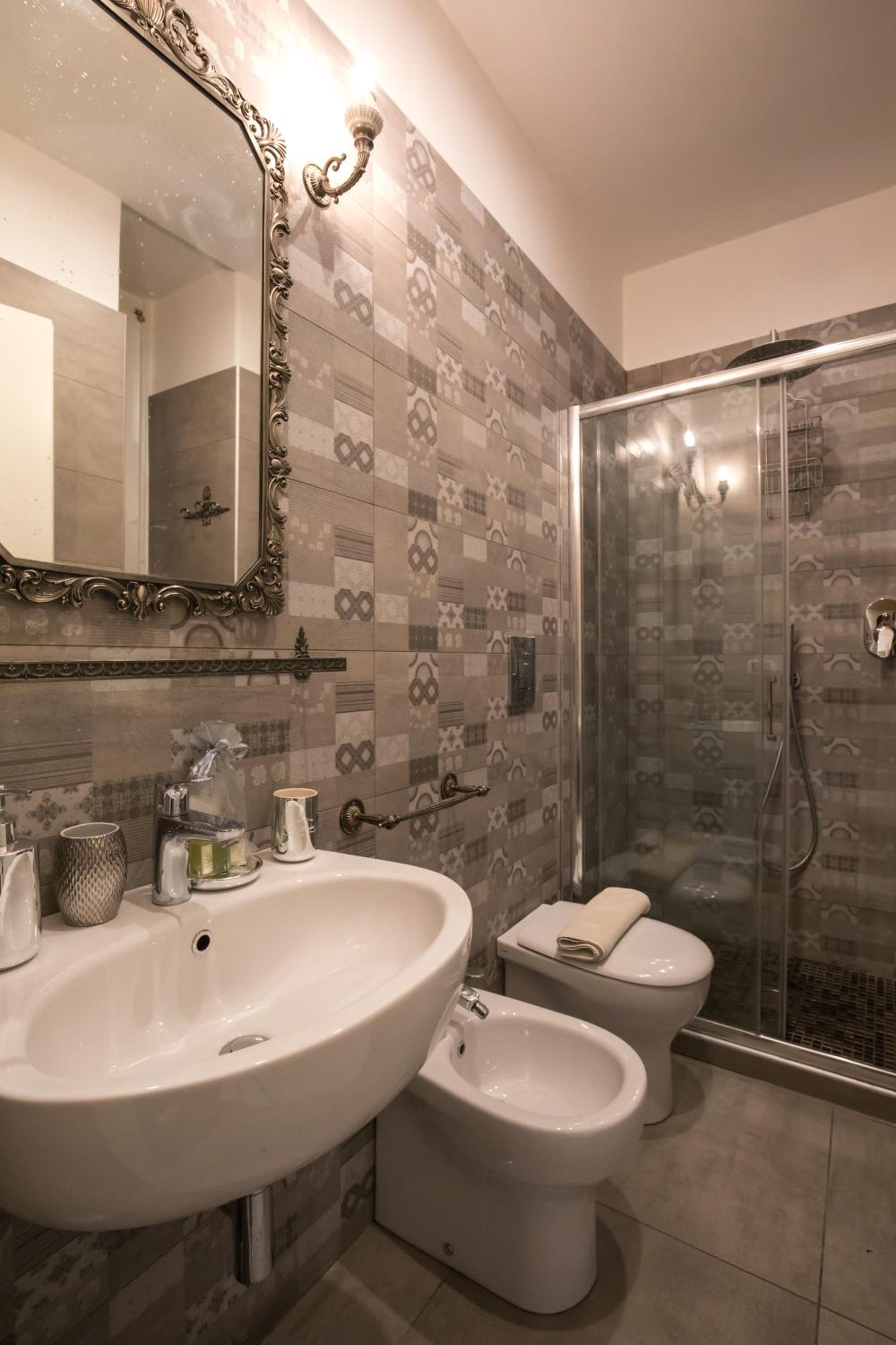 Double Room - Photo 7