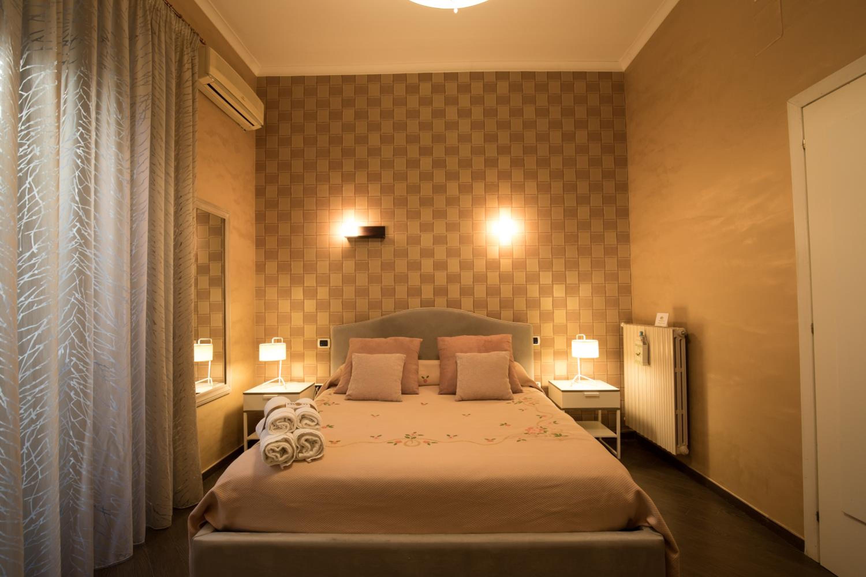 Double Room - Photo 5