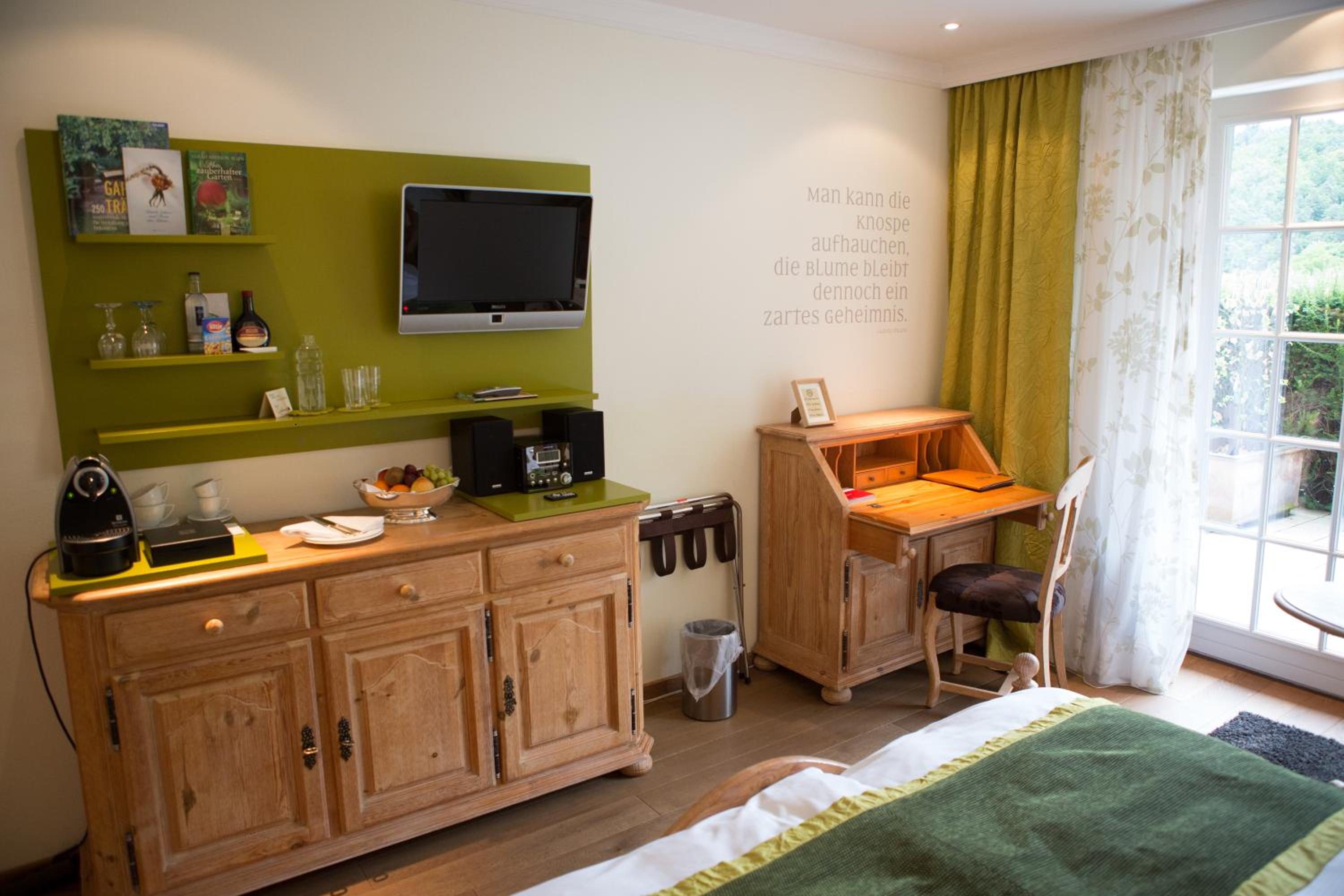 Suite with Terrace - Photo 2