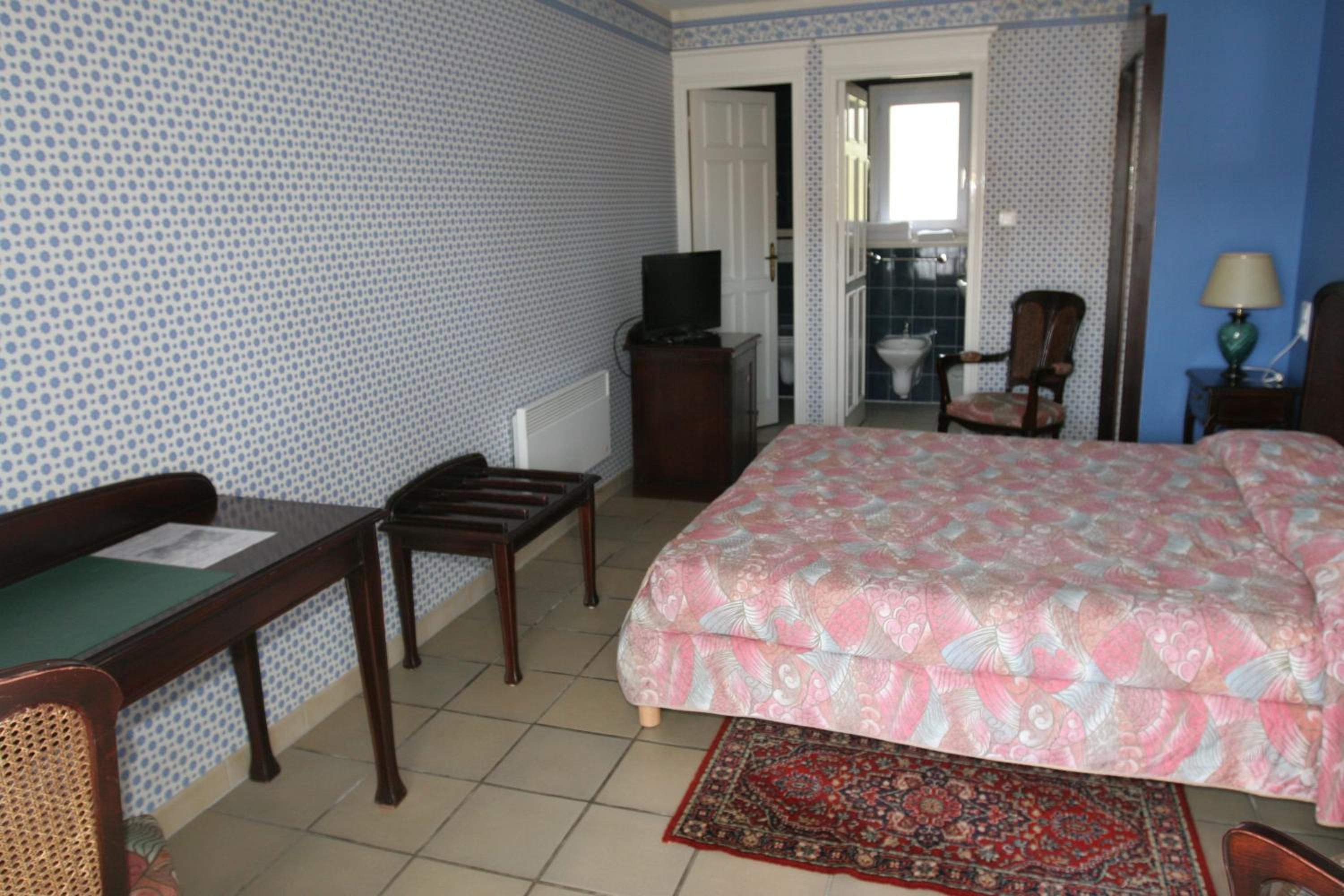 Double Room with Patio View - Photo 1
