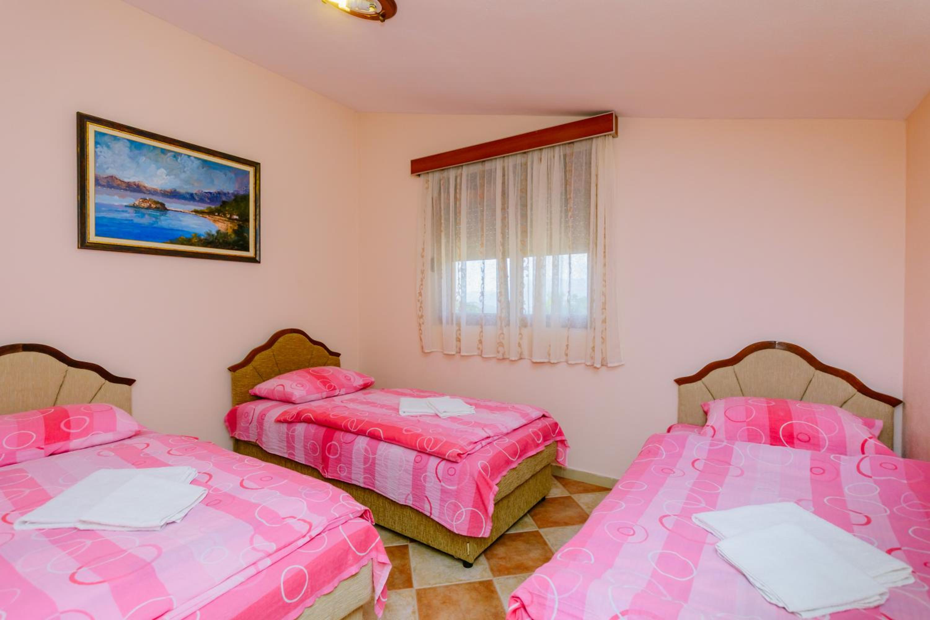 One-Bedroom Apartment with Balcony and Mountain View