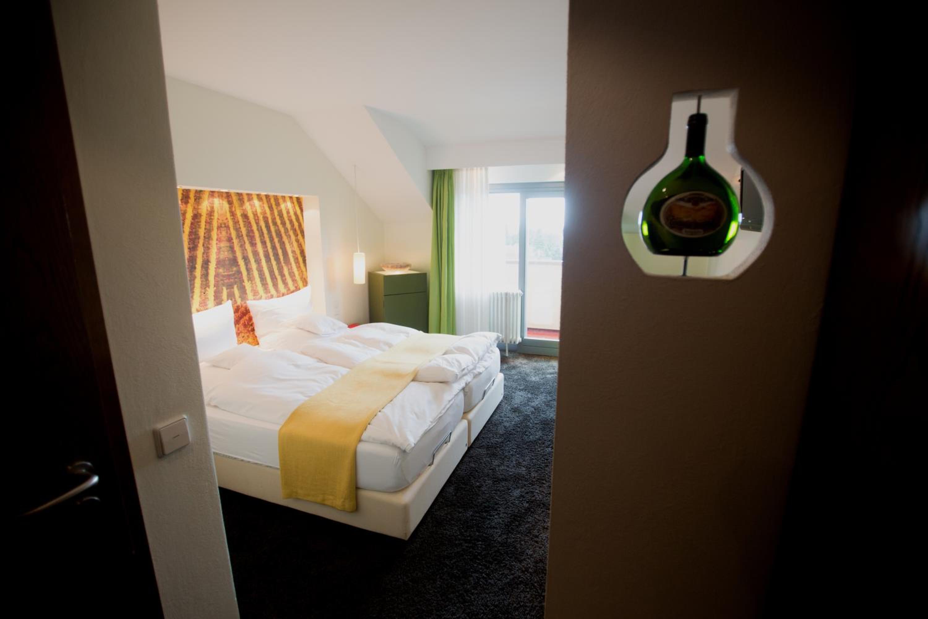 Standard Double Room - Photo 7
